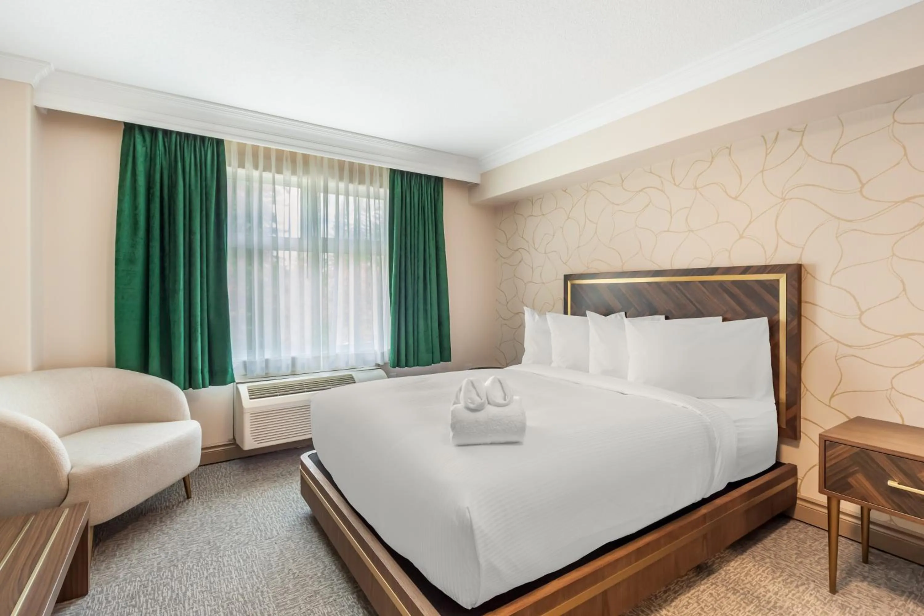 Bedroom, Bed in Velora Hinton, an Ascend Collection Hotel