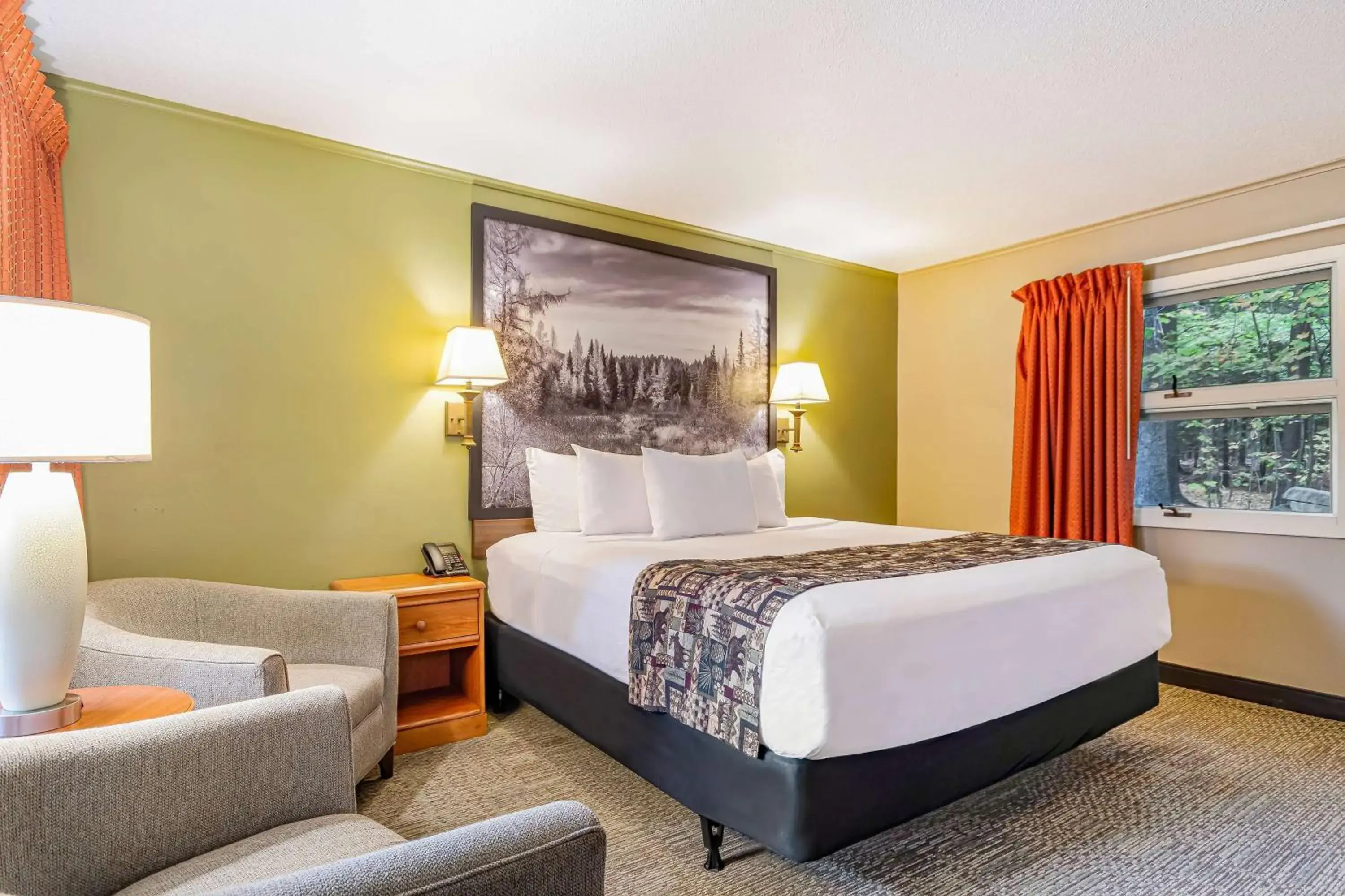 King Room with Pool View - Non-Smoking in Super 8 by Wyndham Lake George/Downtown King Room with Pool View - Non-Smoking in Super 8 by Wyndham Lake George/Downtown