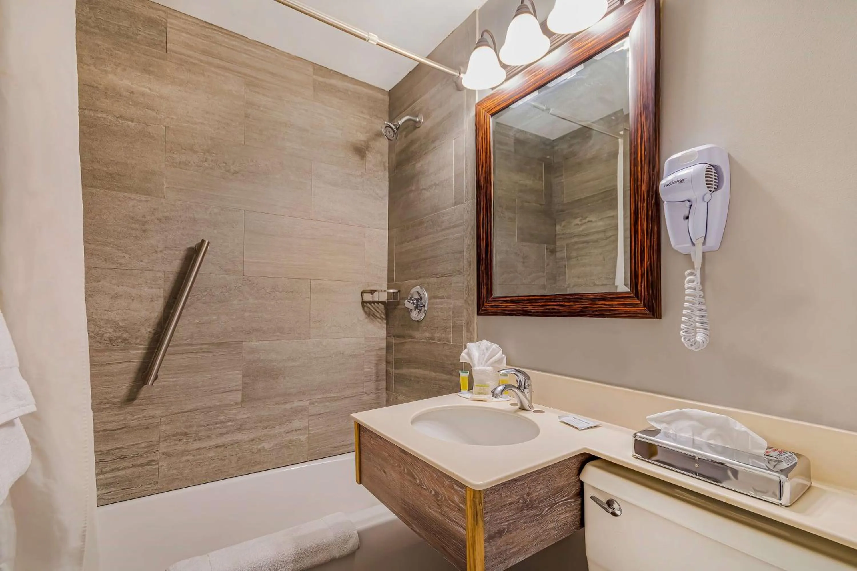 Bathroom in Super 8 by Wyndham Lake George/Downtown