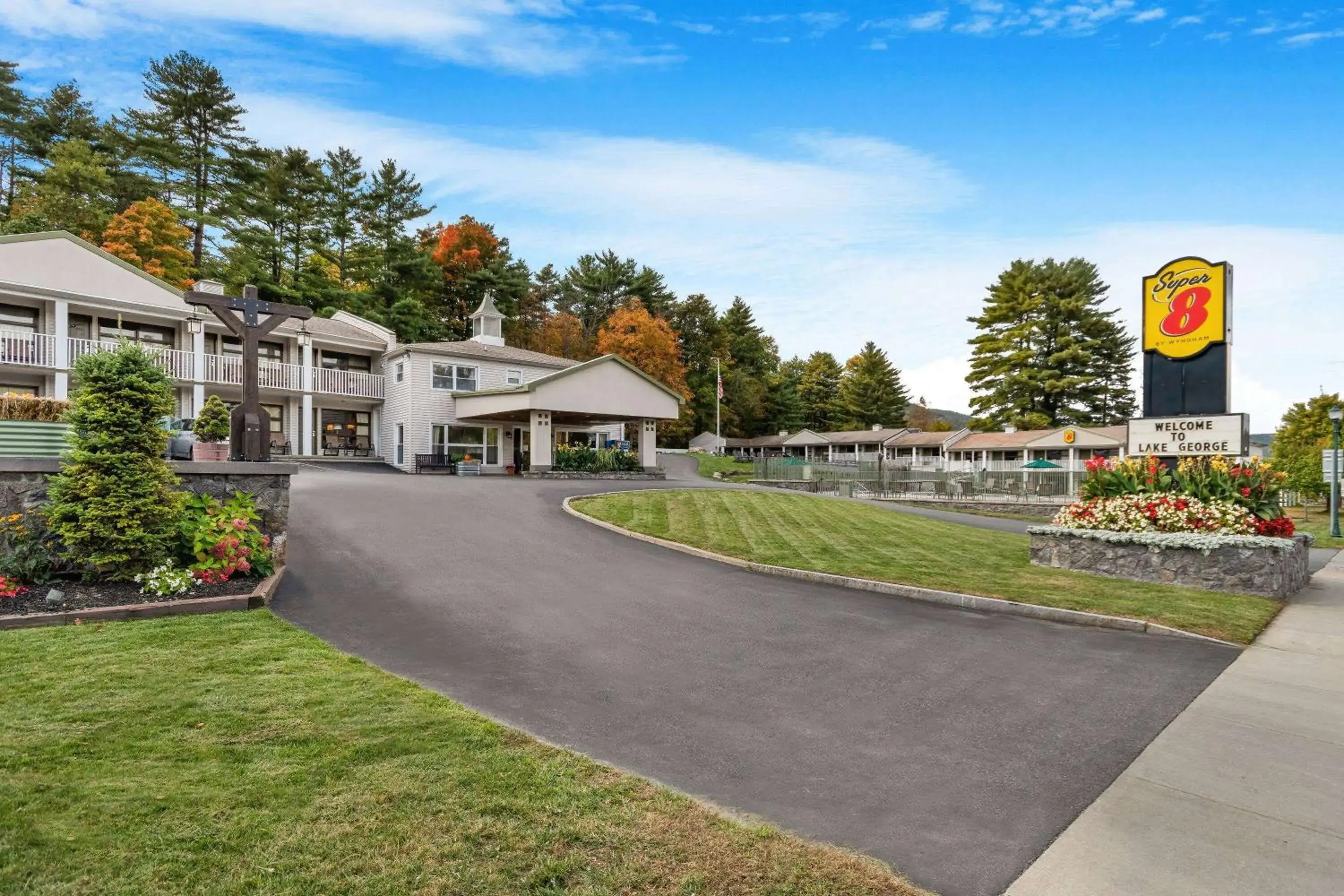 Property building in Super 8 by Wyndham Lake George/Downtown Property building in Super 8 by Wyndham Lake George/Downtown