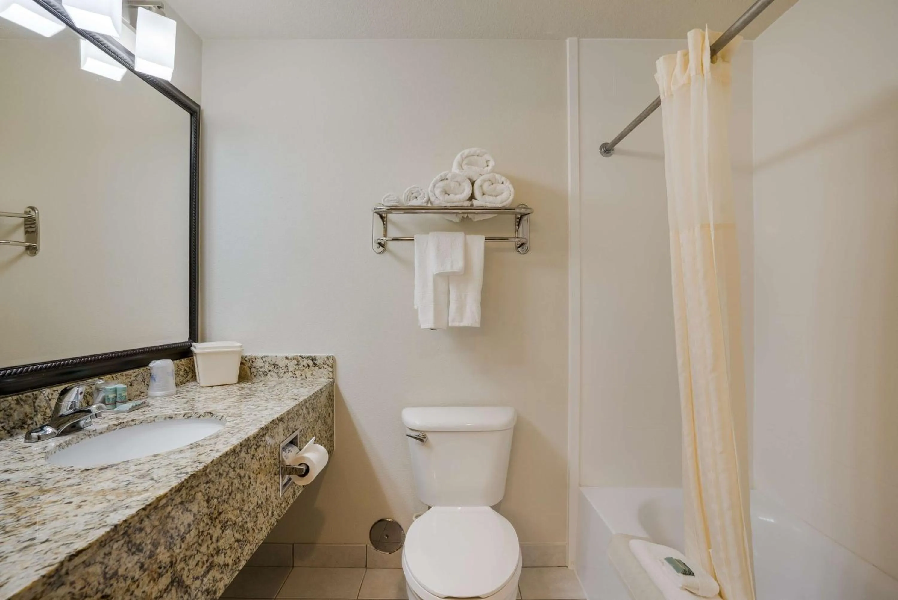 Bathroom in Best Western Hermiston Inn