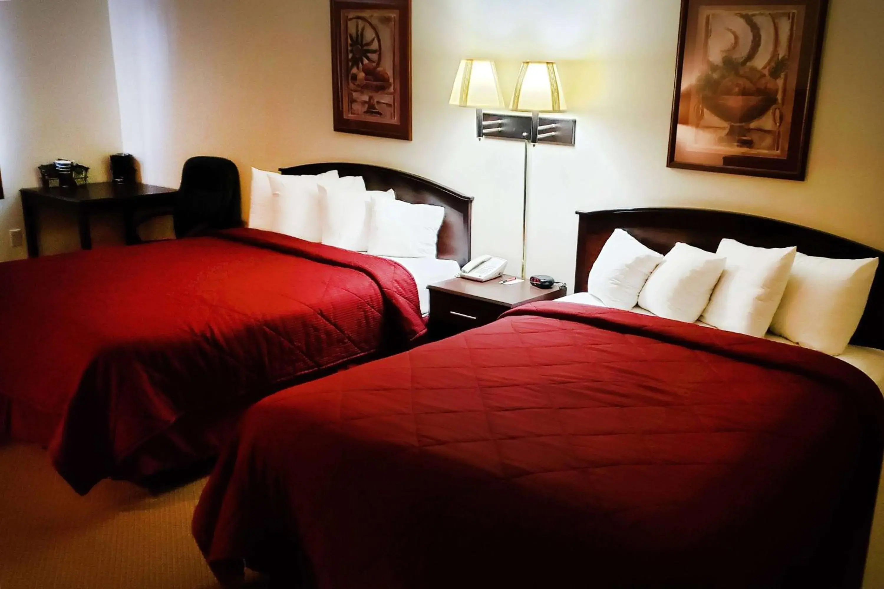 Photo of the whole room, Bed in Travelodge by Wyndham Carlsbad NM Photo of the whole room, Bed in Travelodge by Wyndham Carlsbad NM