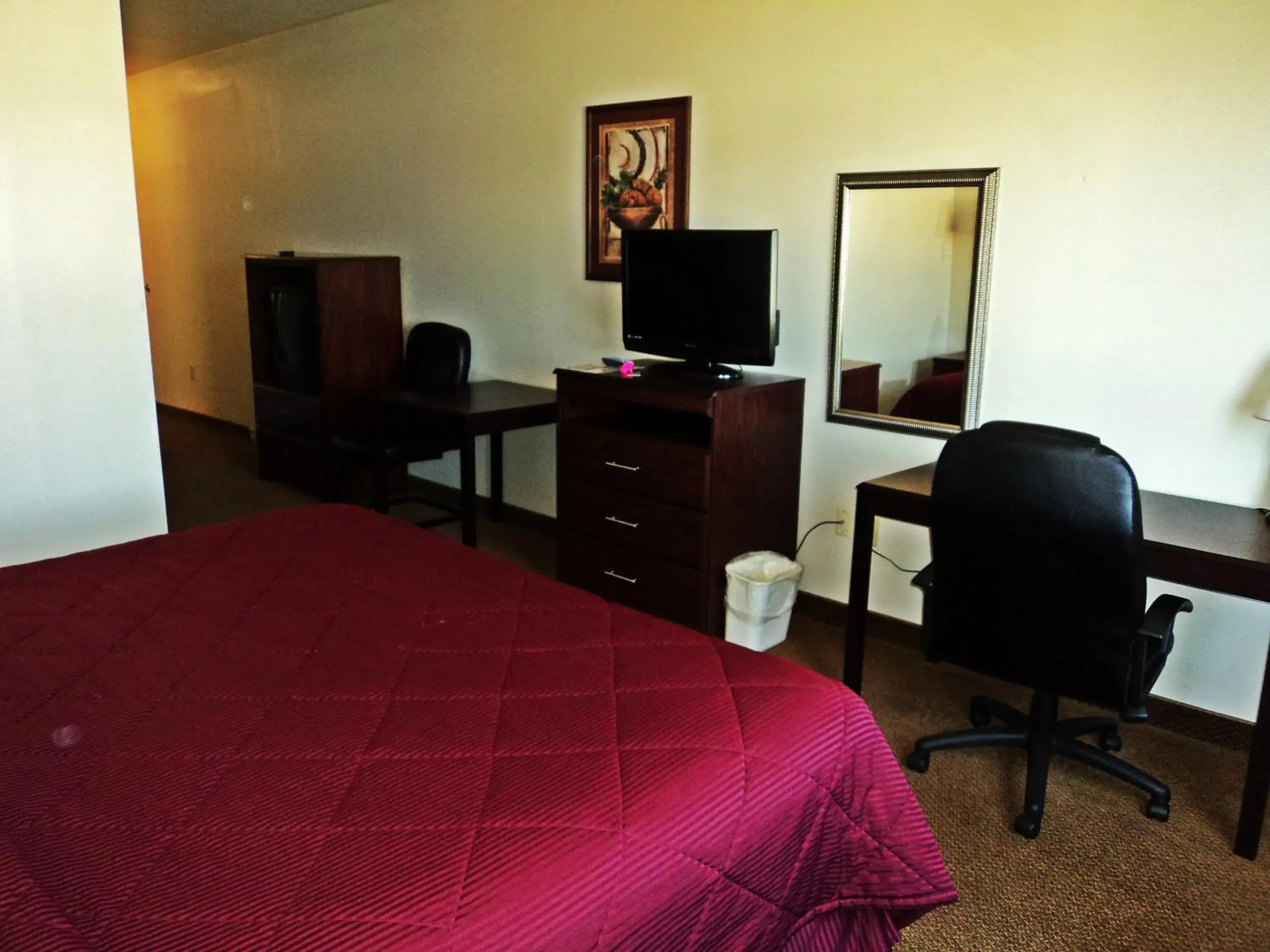 Bed in Travelodge by Wyndham Carlsbad NM Bed in Travelodge by Wyndham Carlsbad NM