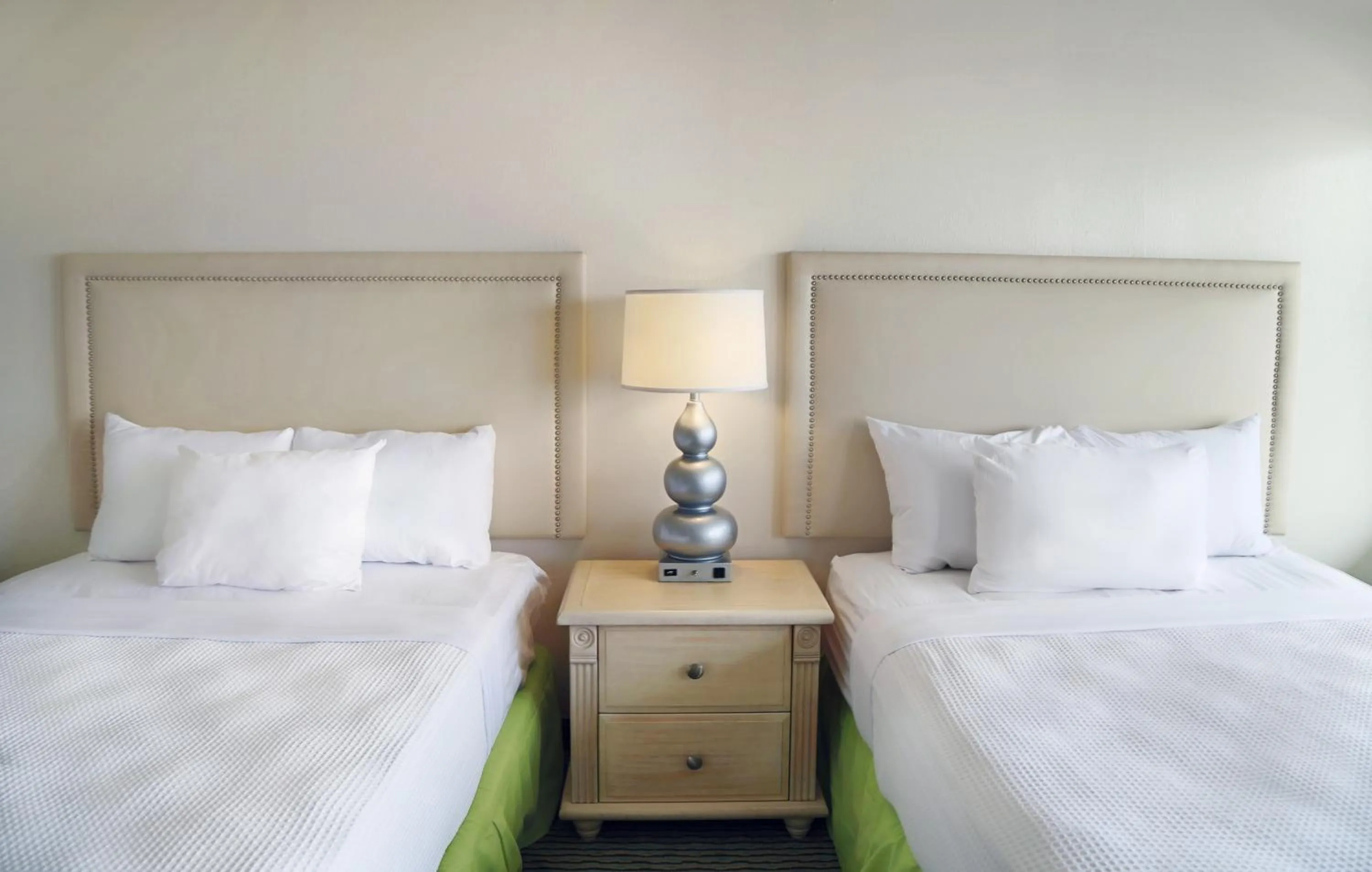 Bed in Seabonay Oceanfront Motel