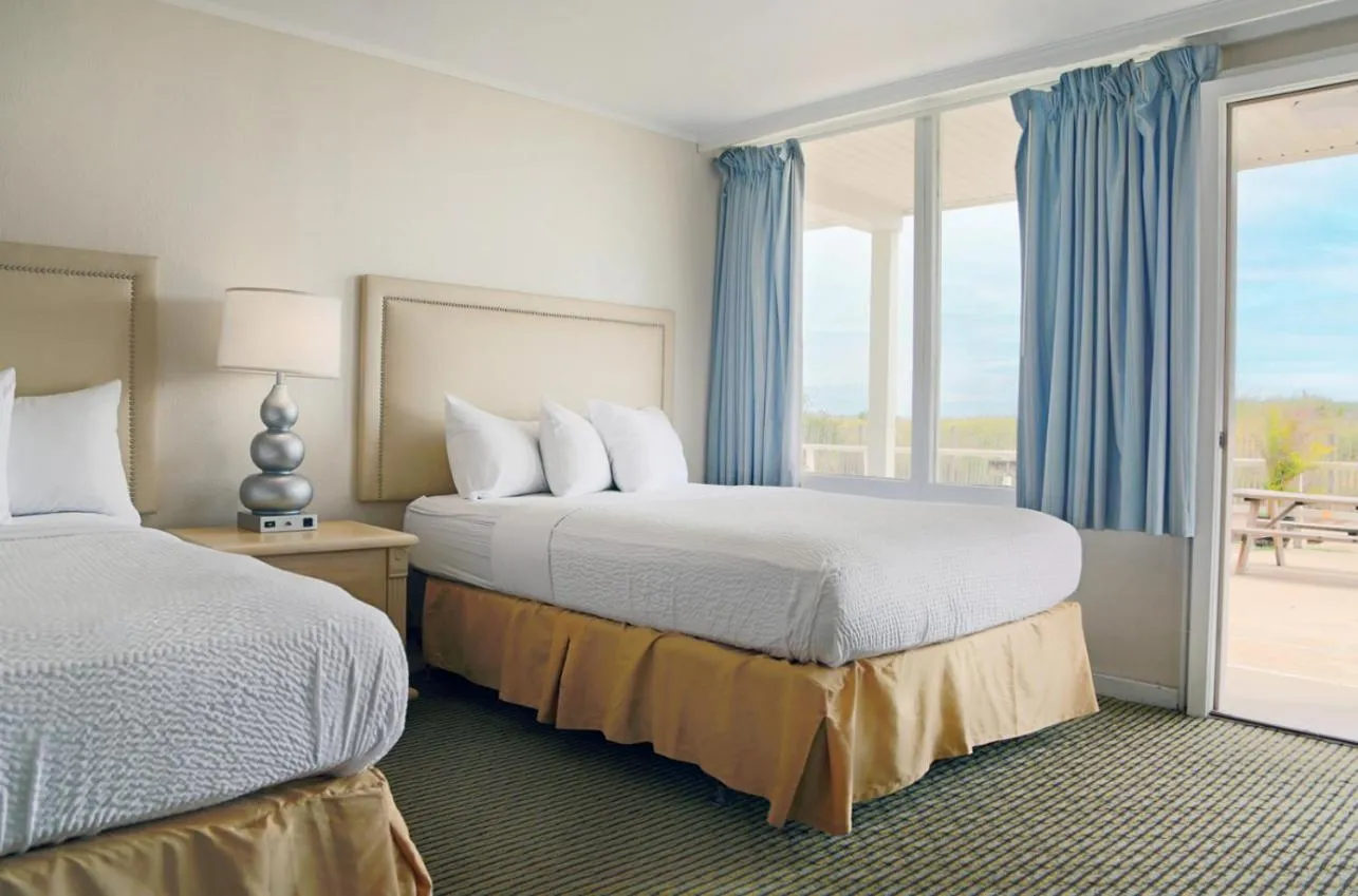 Bed in Seabonay Oceanfront Motel