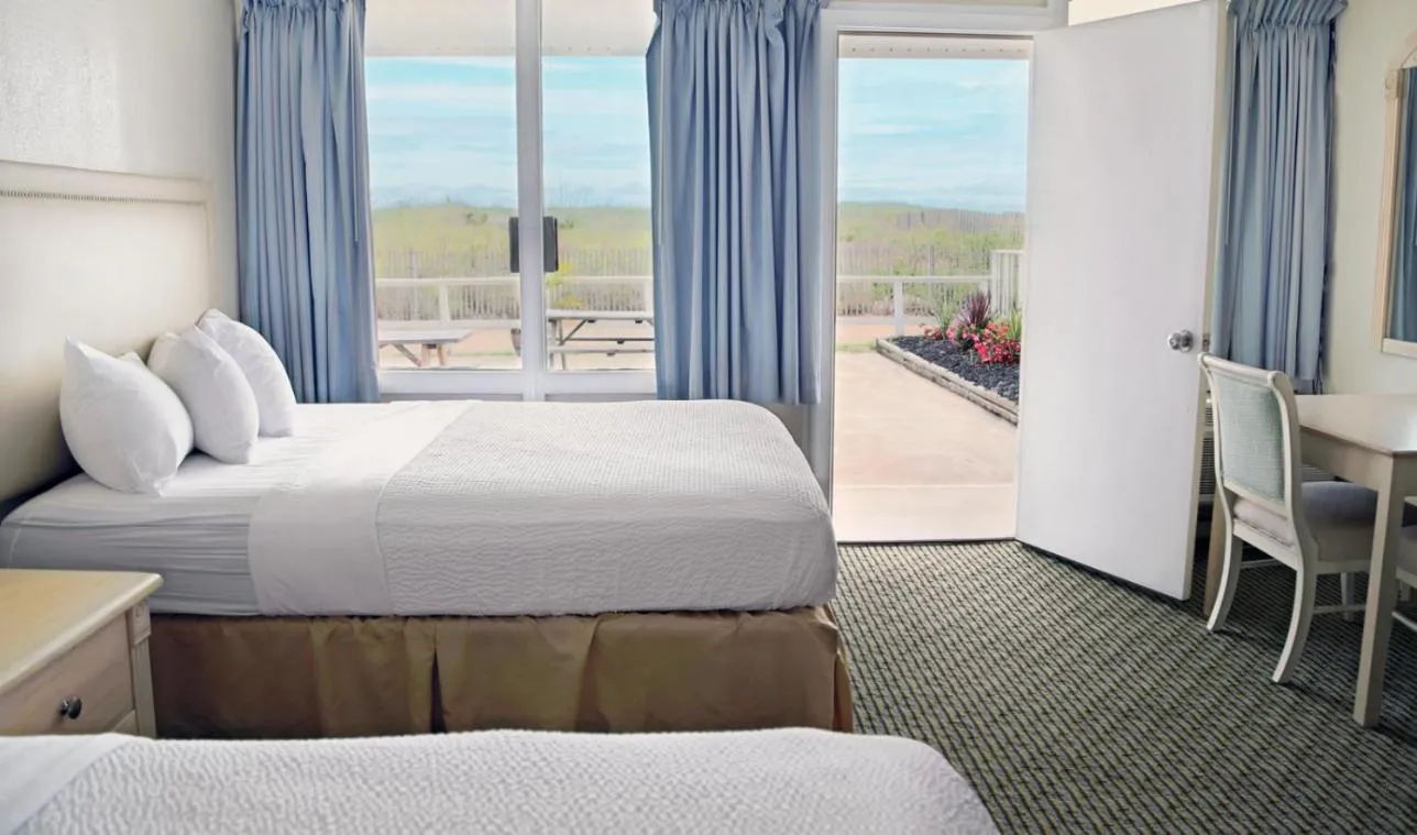 Bed in Seabonay Oceanfront Motel