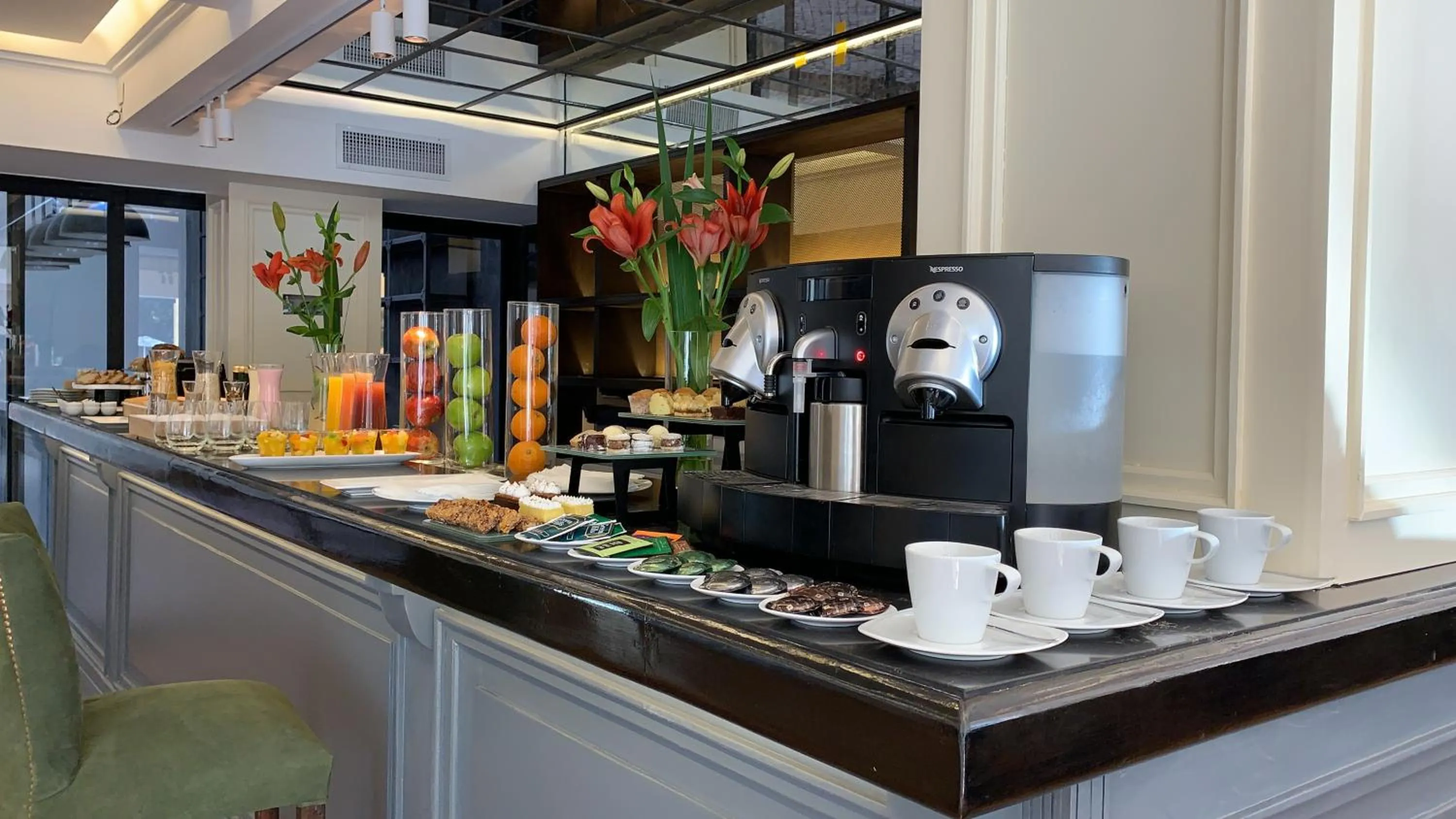 Coffee/tea facilities in Palacio Paz Boutique Hotel
