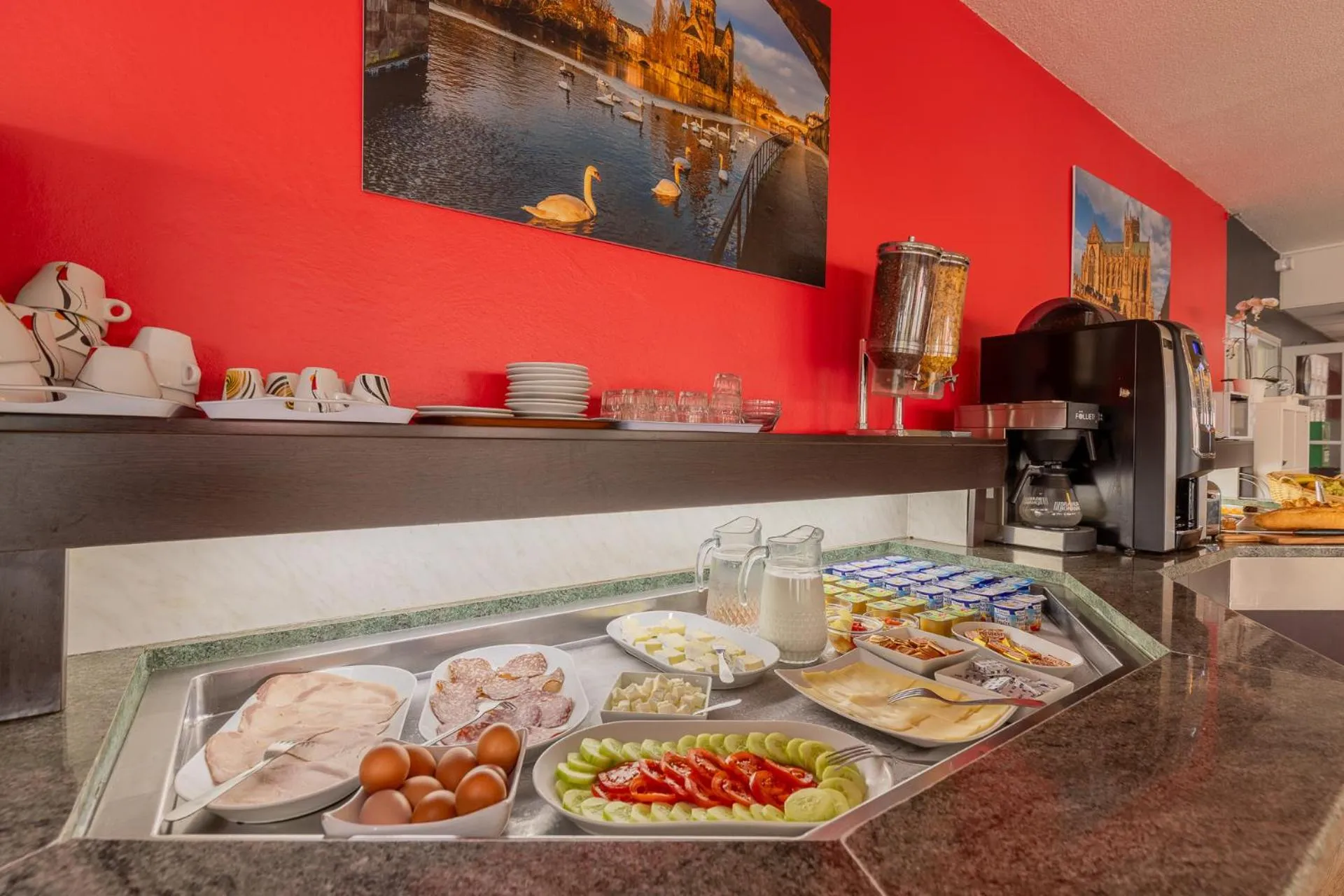 Breakfast in HÔTEL ÉDEN - Metz Nord - Woippy - Porte du Luxembourg - A31