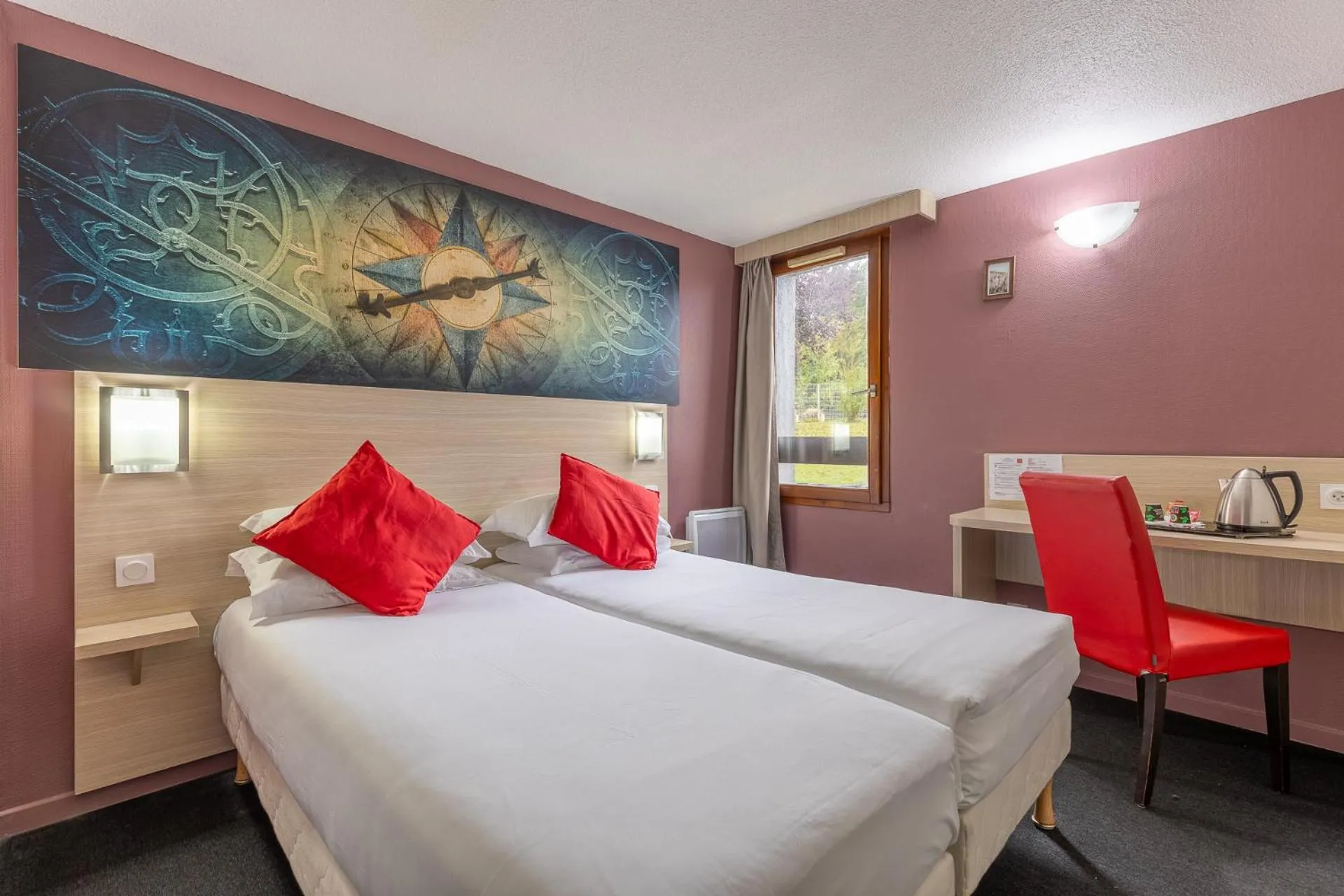 Bedroom, Bed in HÔTEL ÉDEN - Metz Nord - Woippy - Porte du Luxembourg - A31