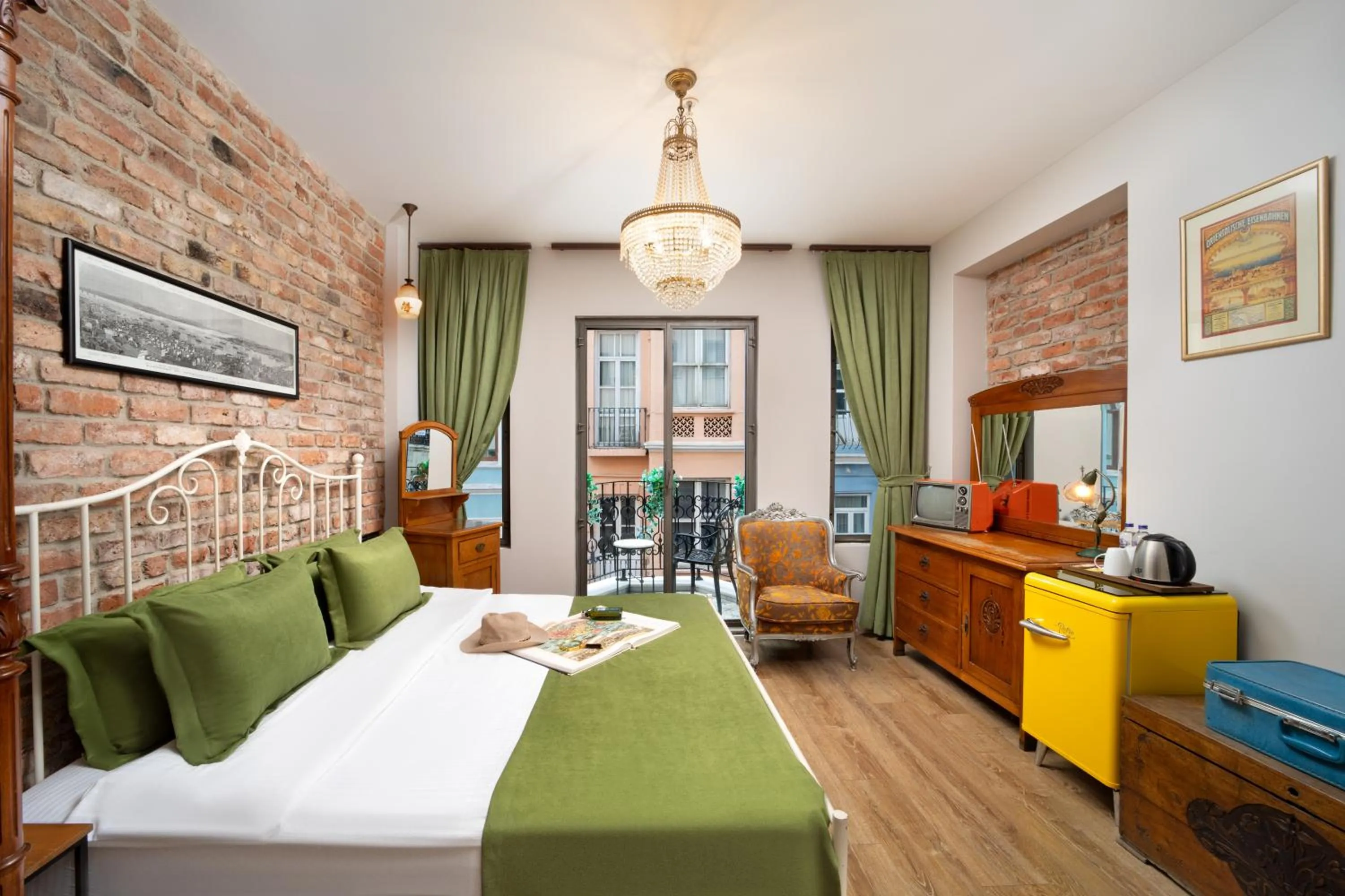 Bed in Hotel Des Arts Galata