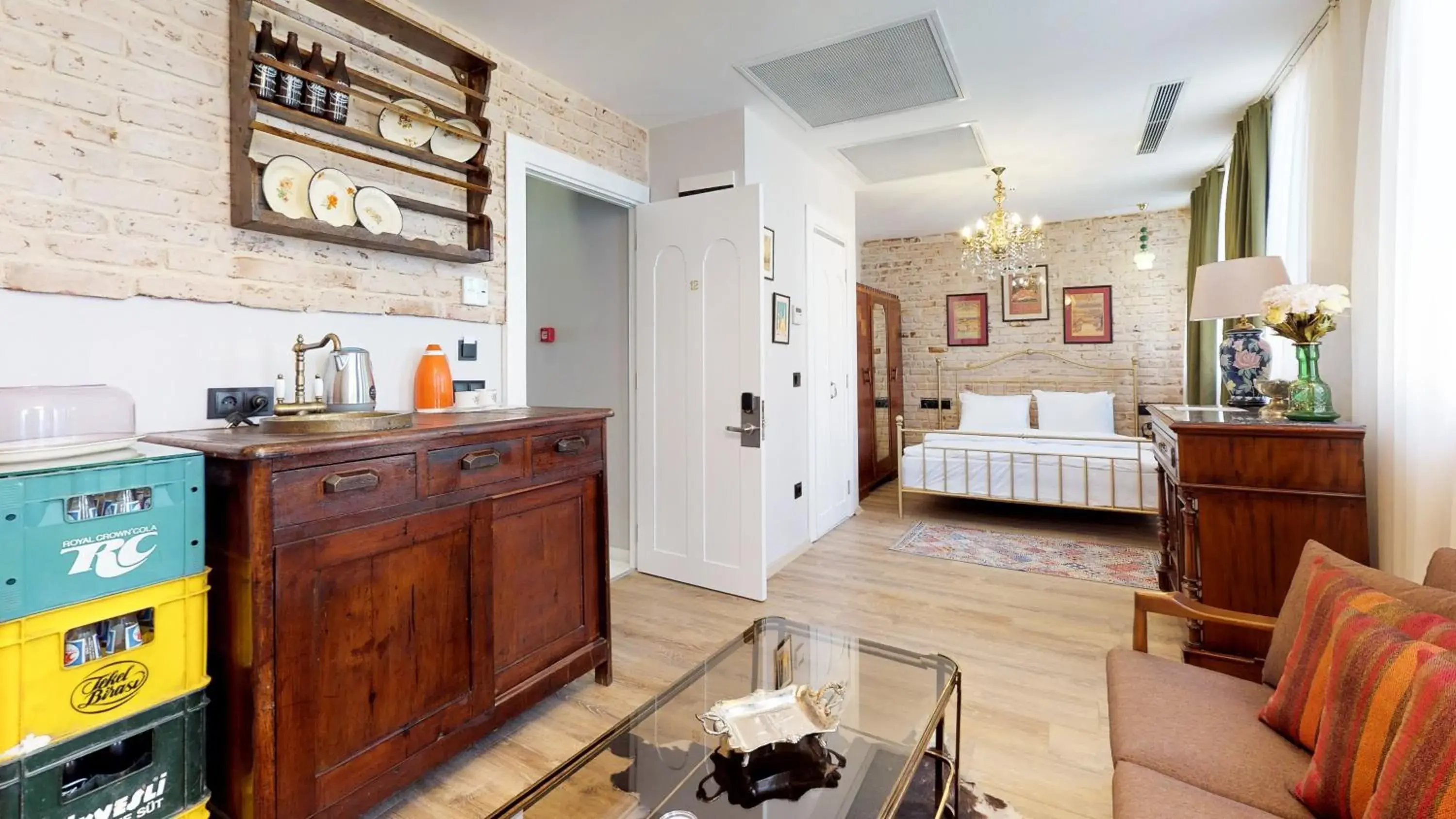 Photo of the whole room, Bed in Hotel Des Arts Galata Photo of the whole room, Bed in Hotel Des Arts Galata