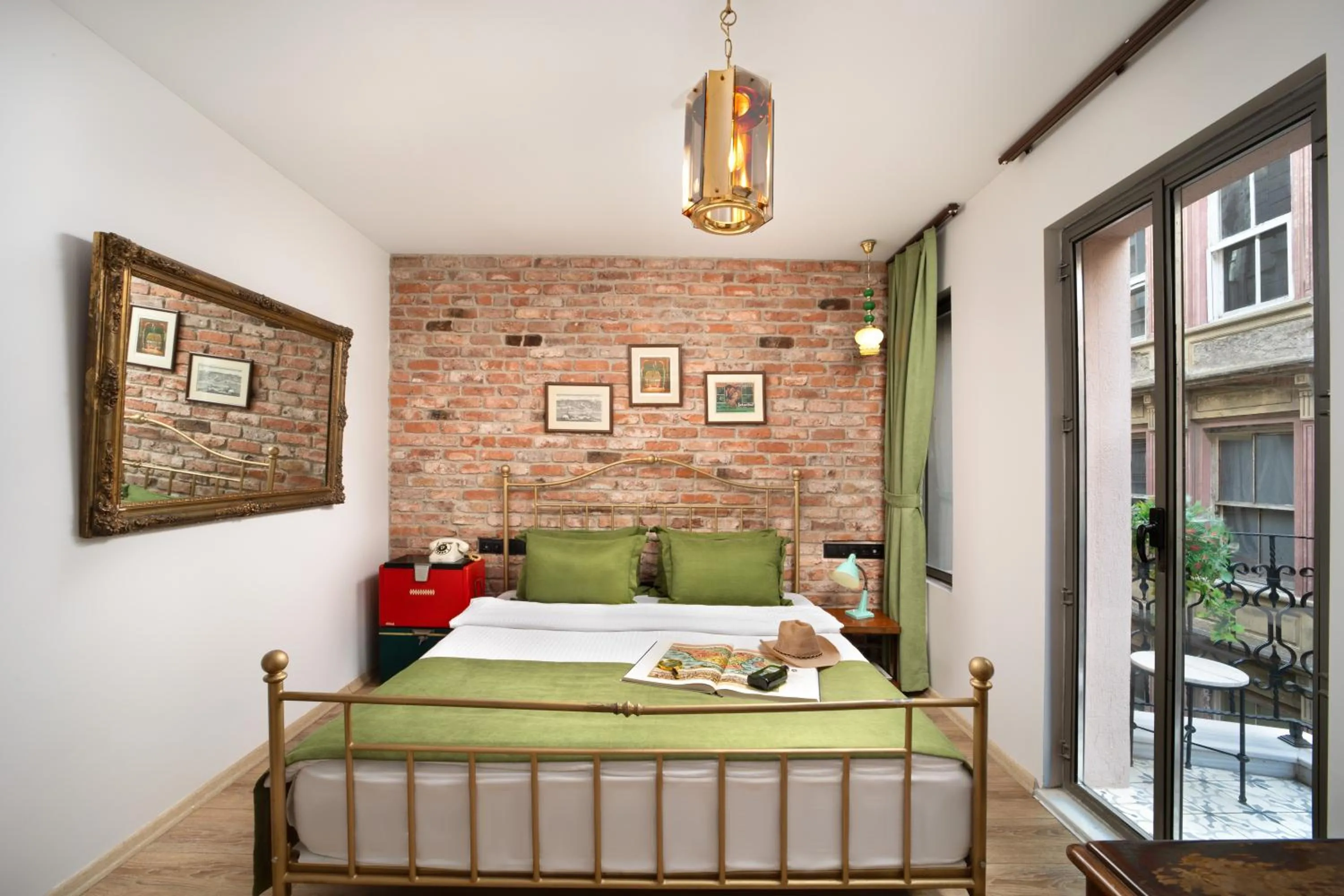 Bed in Hotel Des Arts Galata