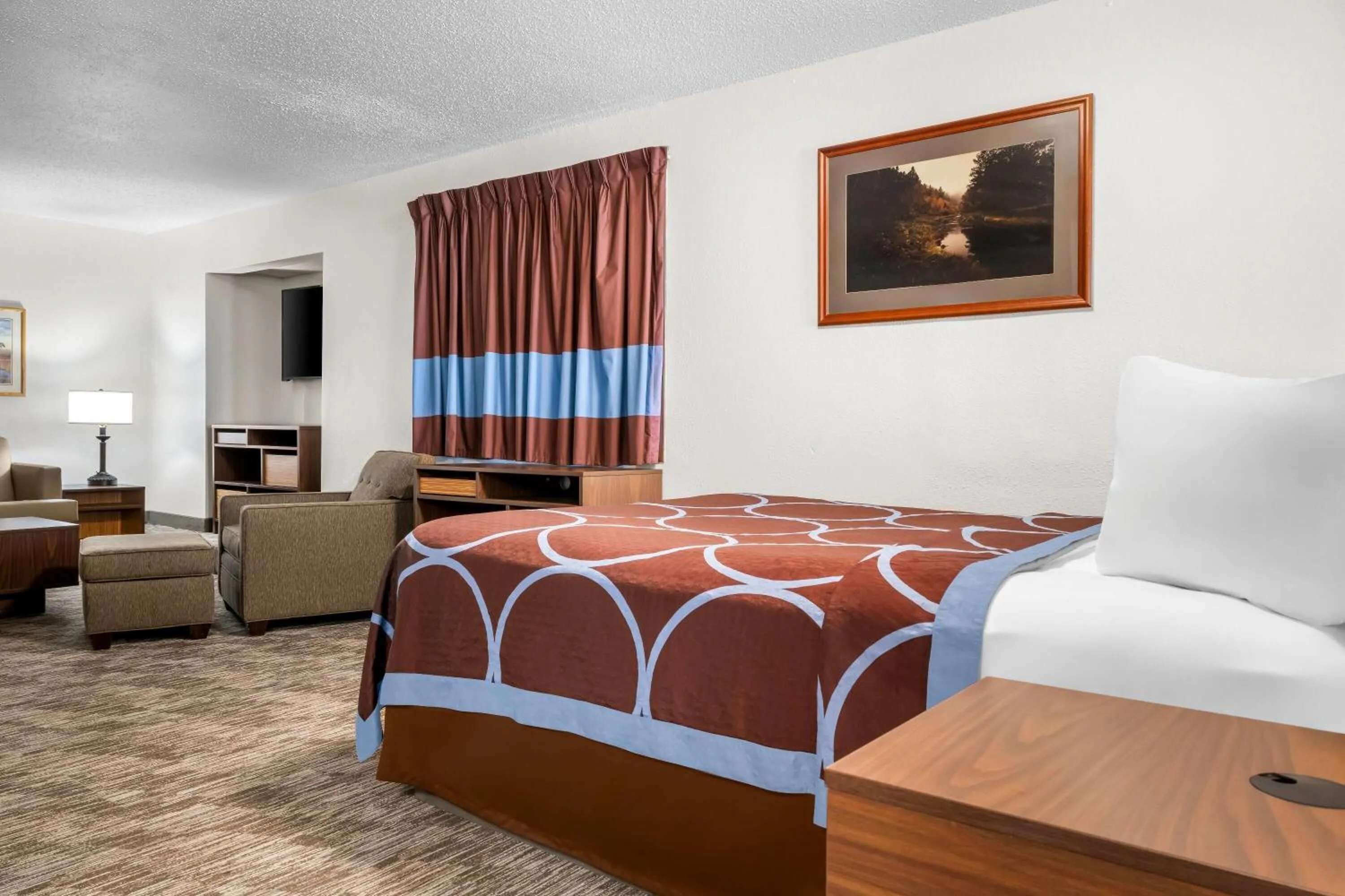 Photo of the whole room, Bed in Super 8 by Wyndham Custer/Crazy Horse Area