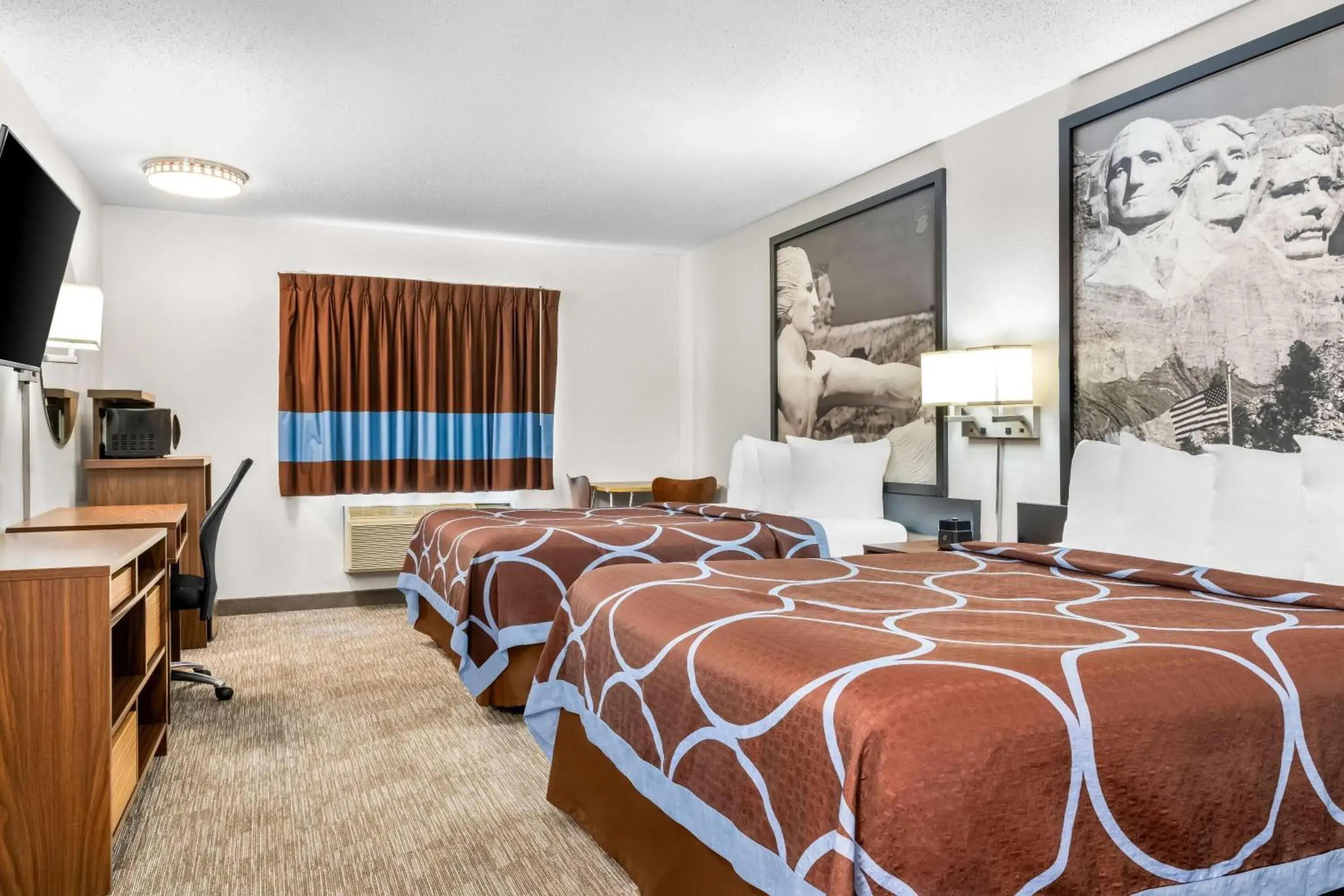 Photo of the whole room, Bed in Super 8 by Wyndham Custer/Crazy Horse Area Photo of the whole room, Bed in Super 8 by Wyndham Custer/Crazy Horse Area