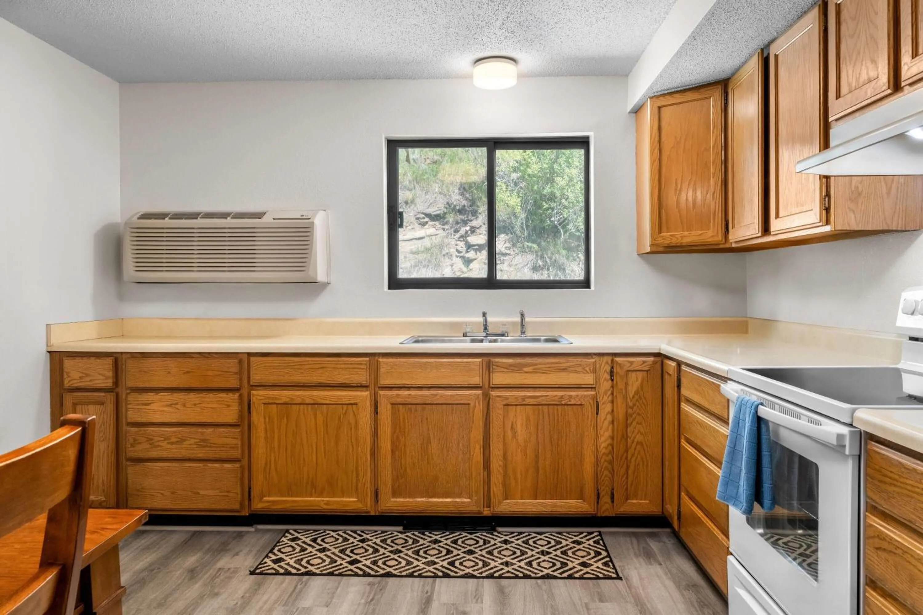 Kitchen or kitchenette in Super 8 by Wyndham Custer/Crazy Horse Area