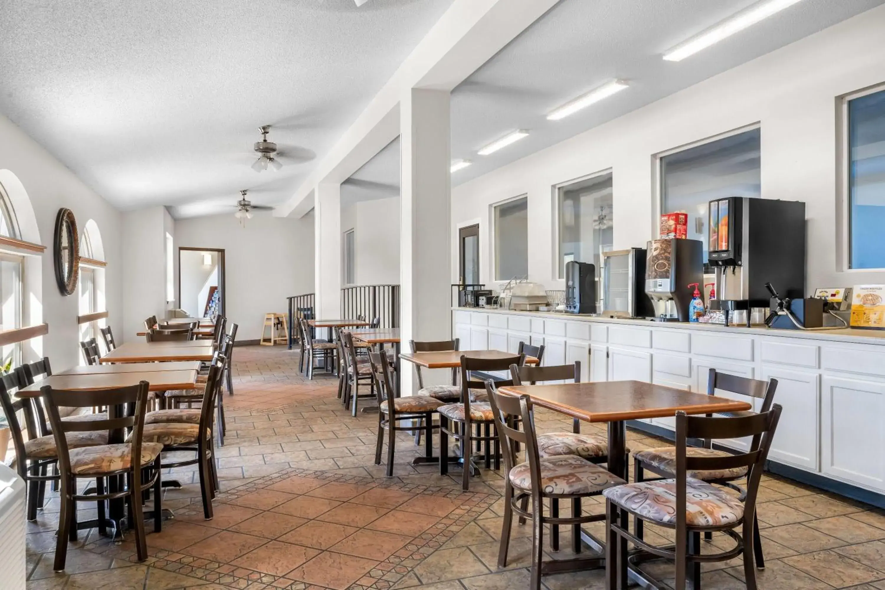 Restaurant/places to eat in Super 8 by Wyndham Custer/Crazy Horse Area Restaurant/places to eat in Super 8 by Wyndham Custer/Crazy Horse Area