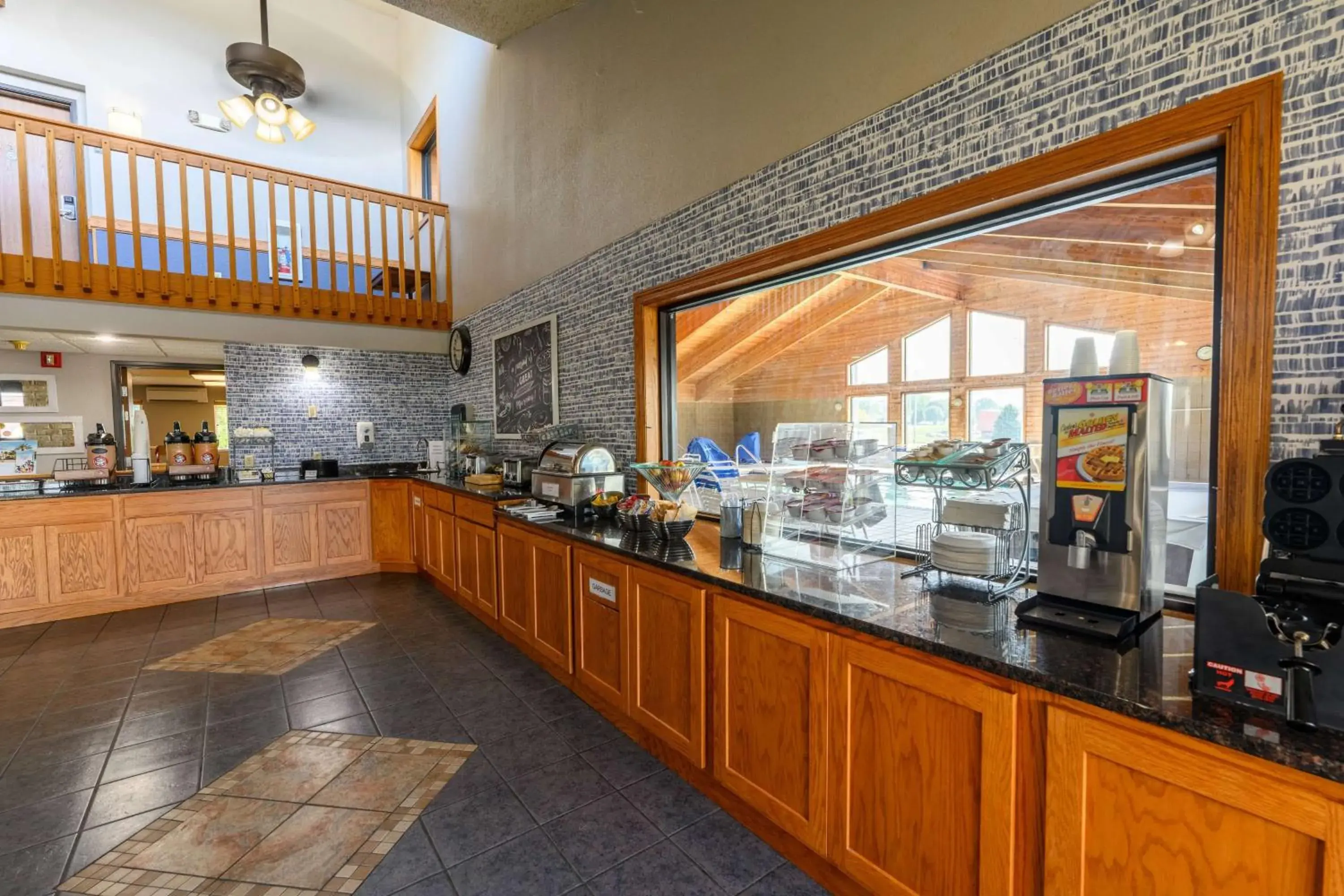 Restaurant/places to eat in AmericInn by Wyndham Monroe Restaurant/places to eat in AmericInn by Wyndham Monroe