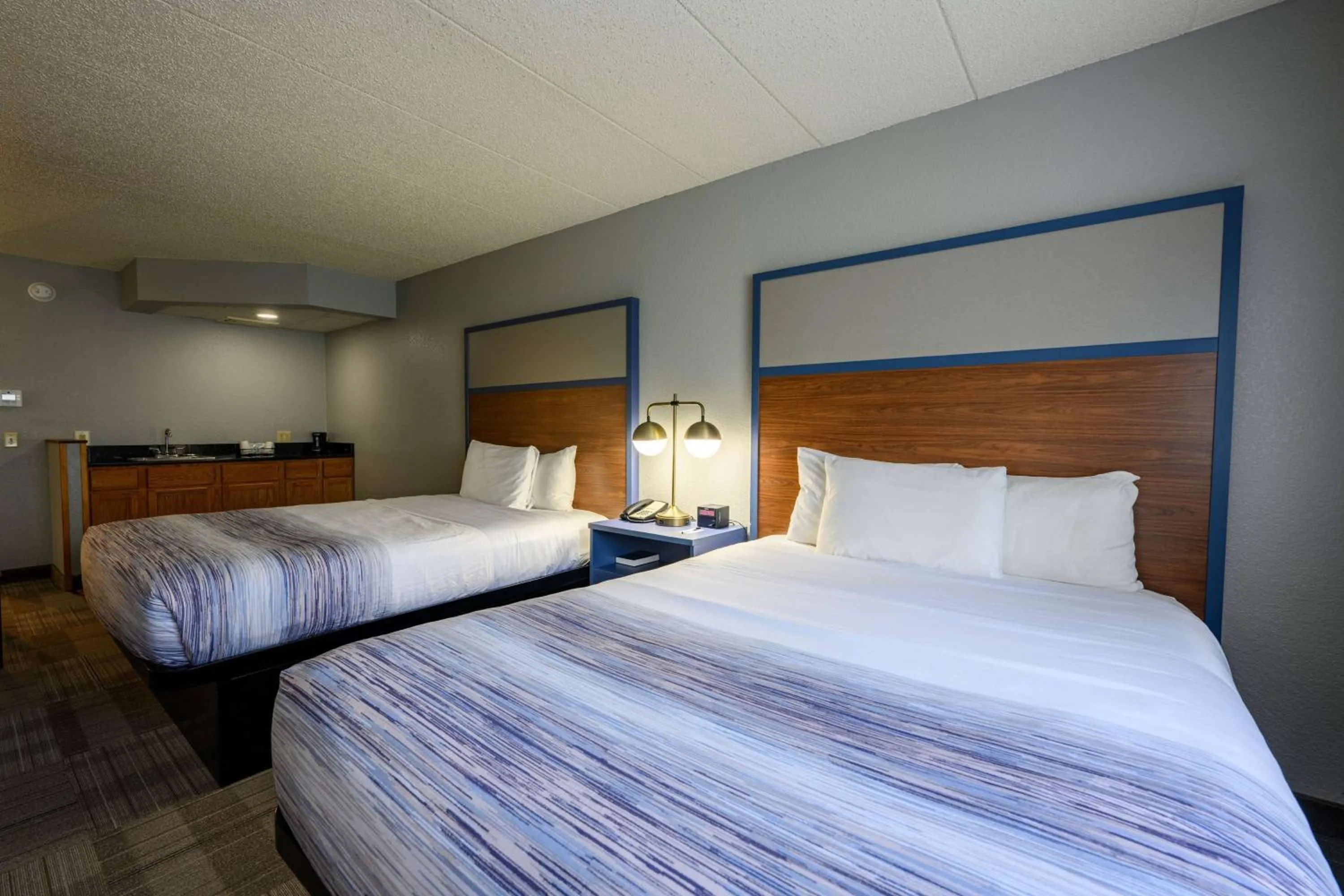 Photo of the whole room, Bed in AmericInn by Wyndham Monroe