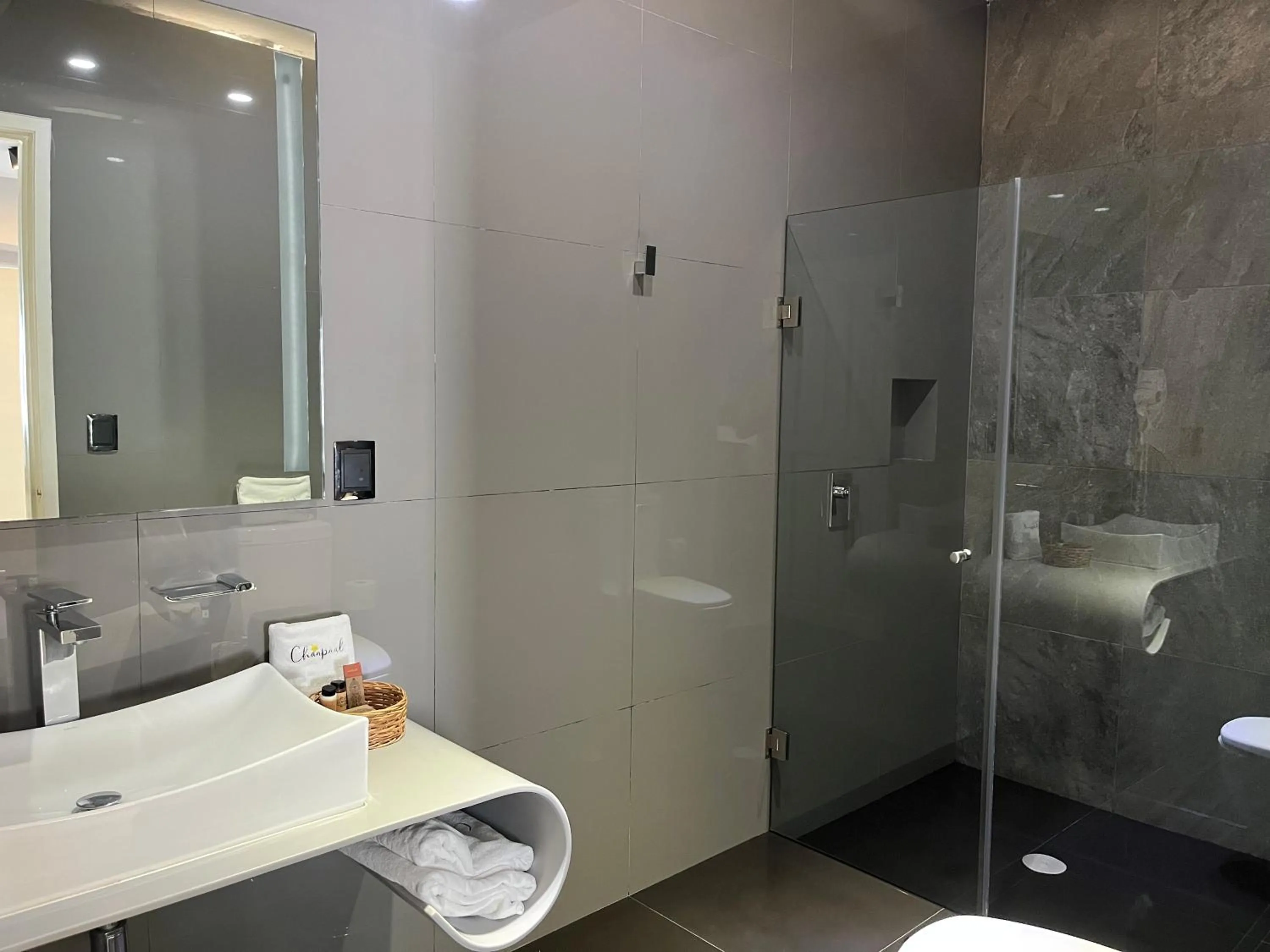 Shower in Chanpaal Hotel Boutique - Only Adults