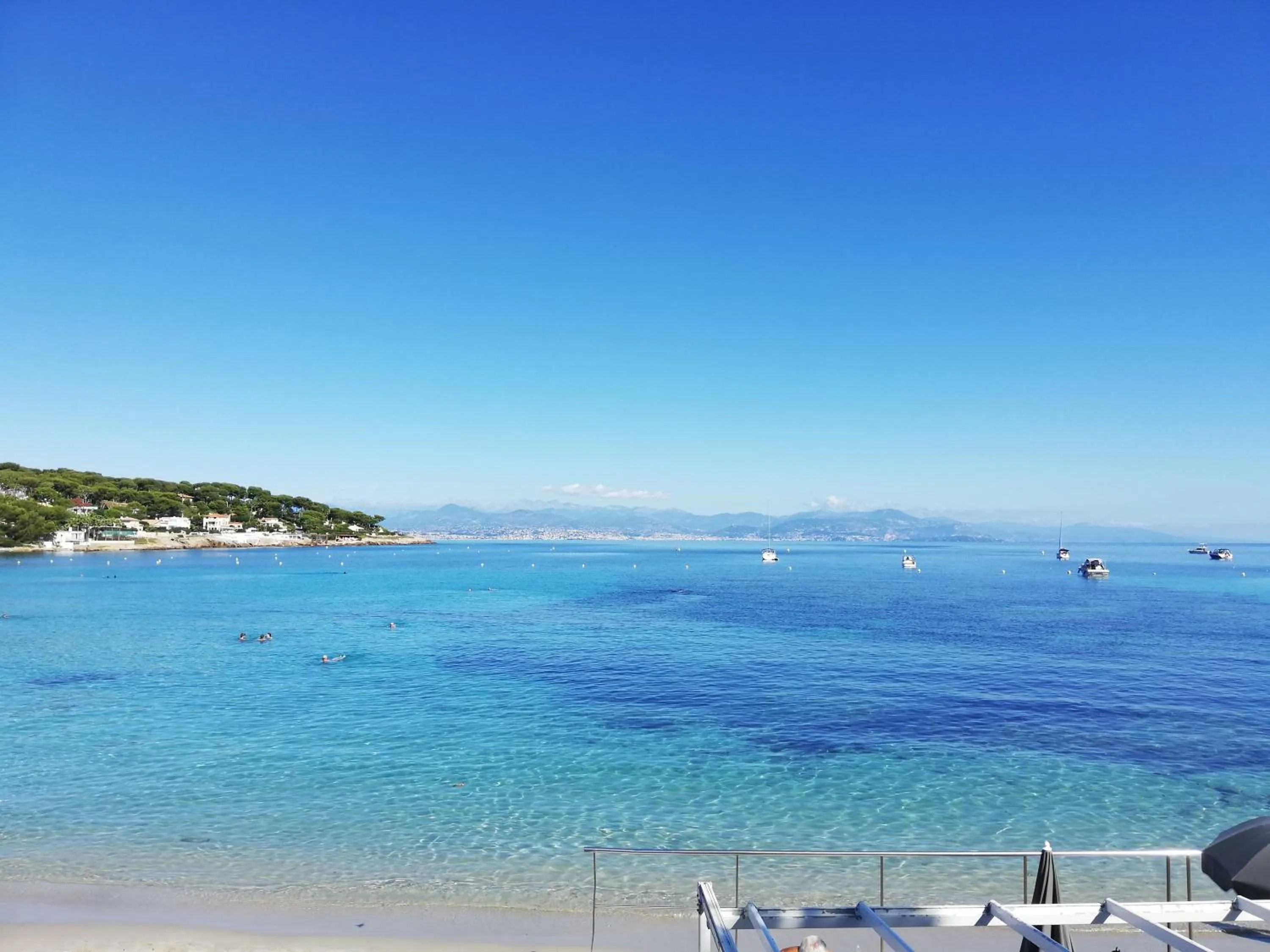Staff in Hotel Miramar- Cap d'Antibes - La Garoupe plage