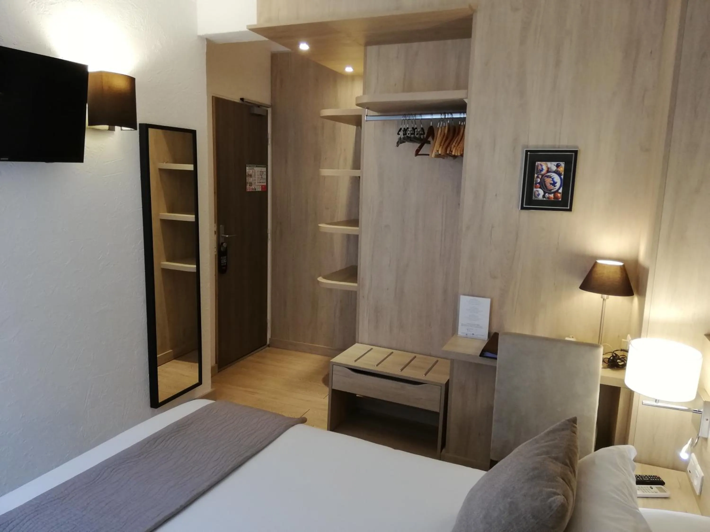Spring, Bed in Hotel Miramar- Cap d'Antibes - La Garoupe plage