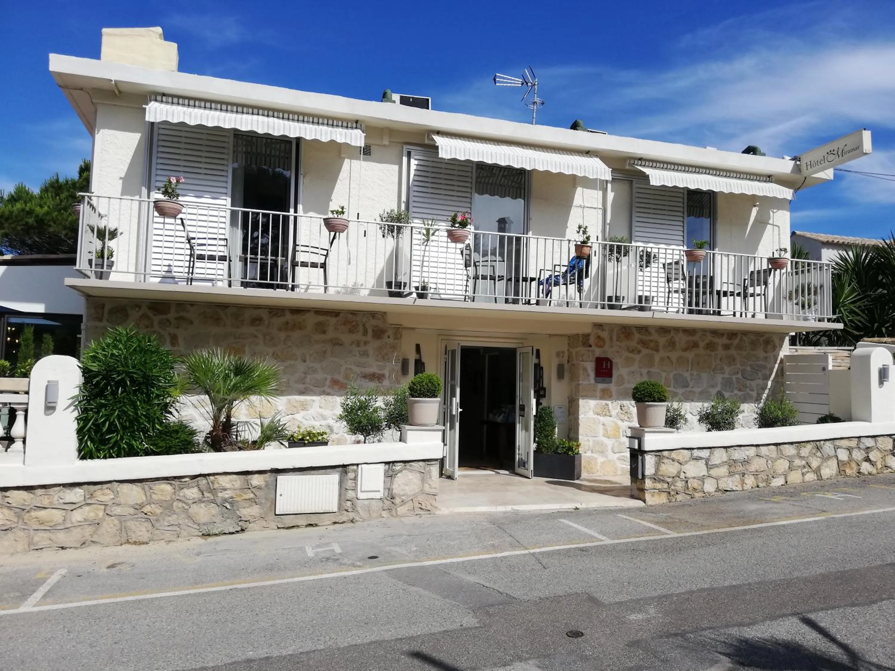 Patio in Hotel Miramar- Cap d'Antibes - La Garoupe plage