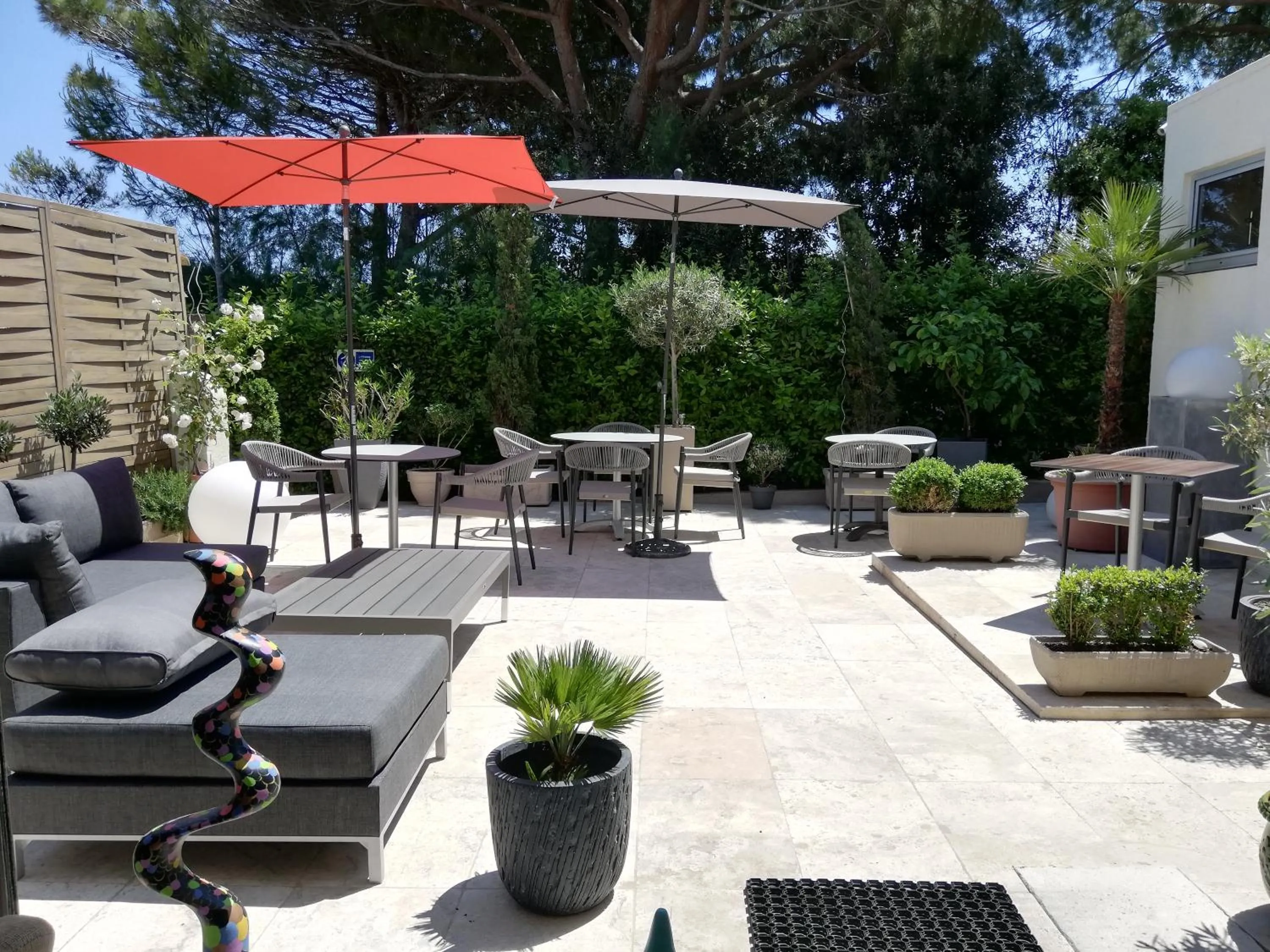 Patio in Hotel Miramar- Cap d'Antibes - La Garoupe plage
