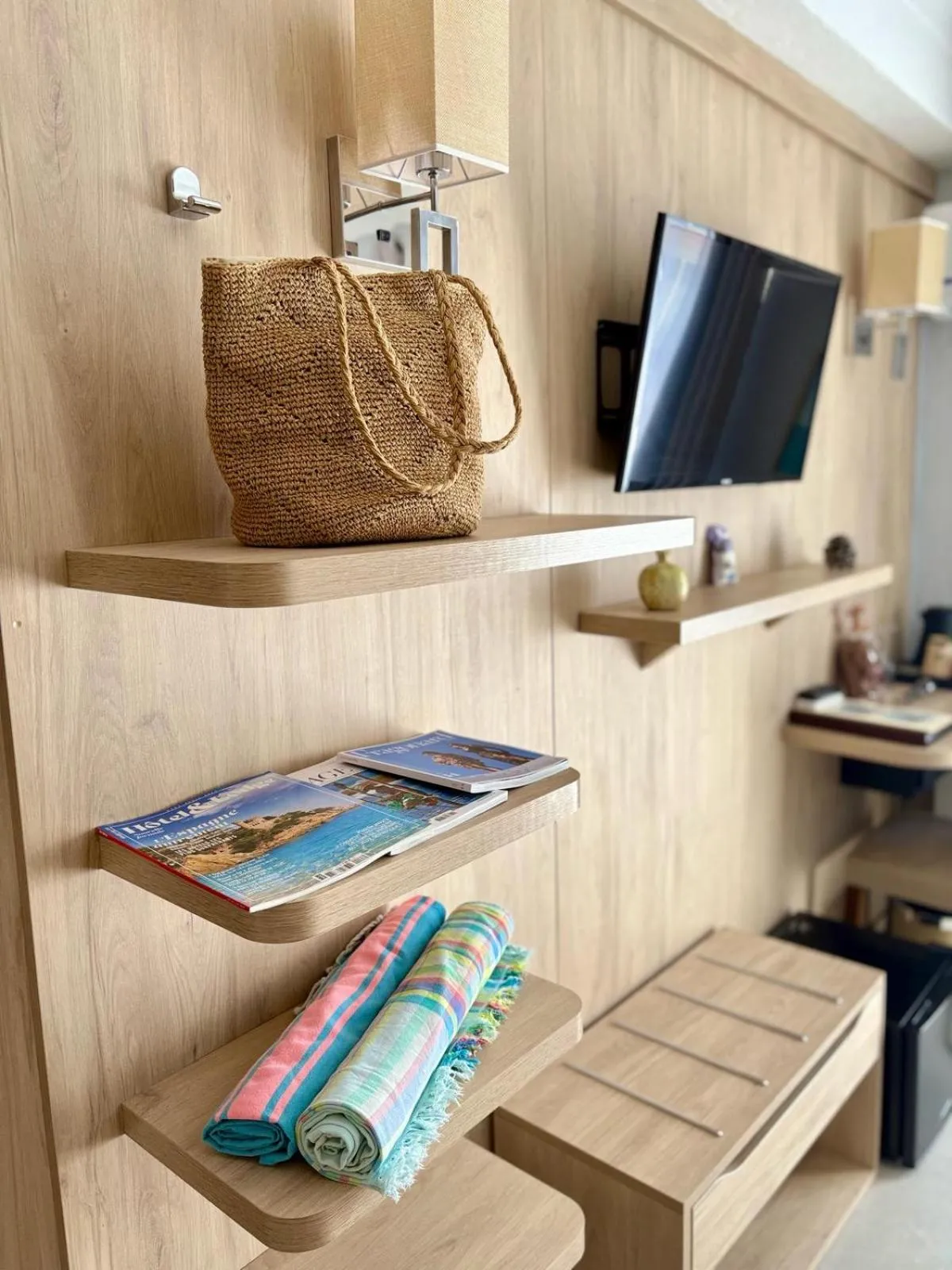 TV and multimedia in Hotel Miramar- Cap d'Antibes - La Garoupe plage