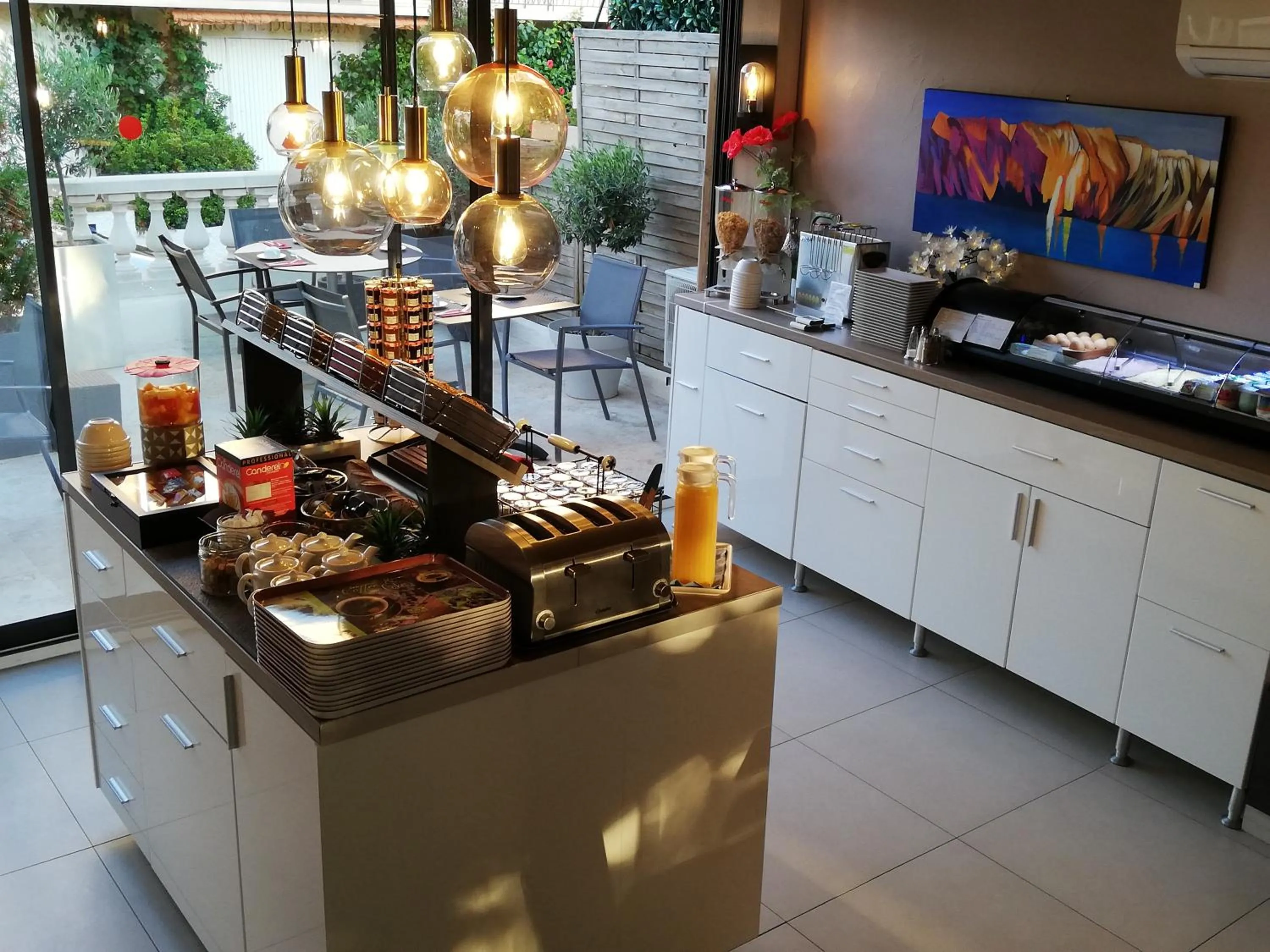 Food and drinks in Hotel Miramar- Cap d'Antibes - La Garoupe plage