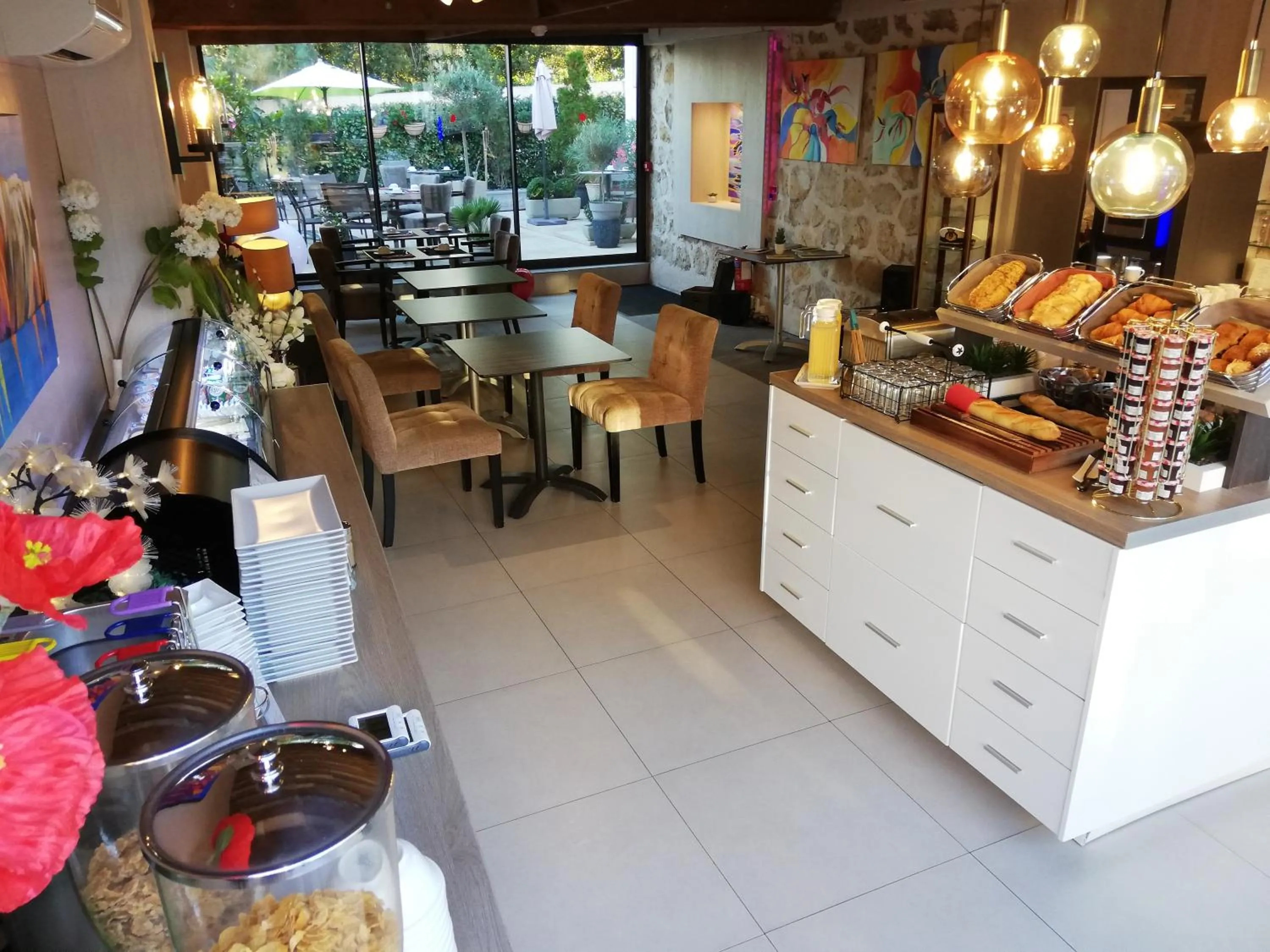 Food and drinks in Hotel Miramar- Cap d'Antibes - La Garoupe plage