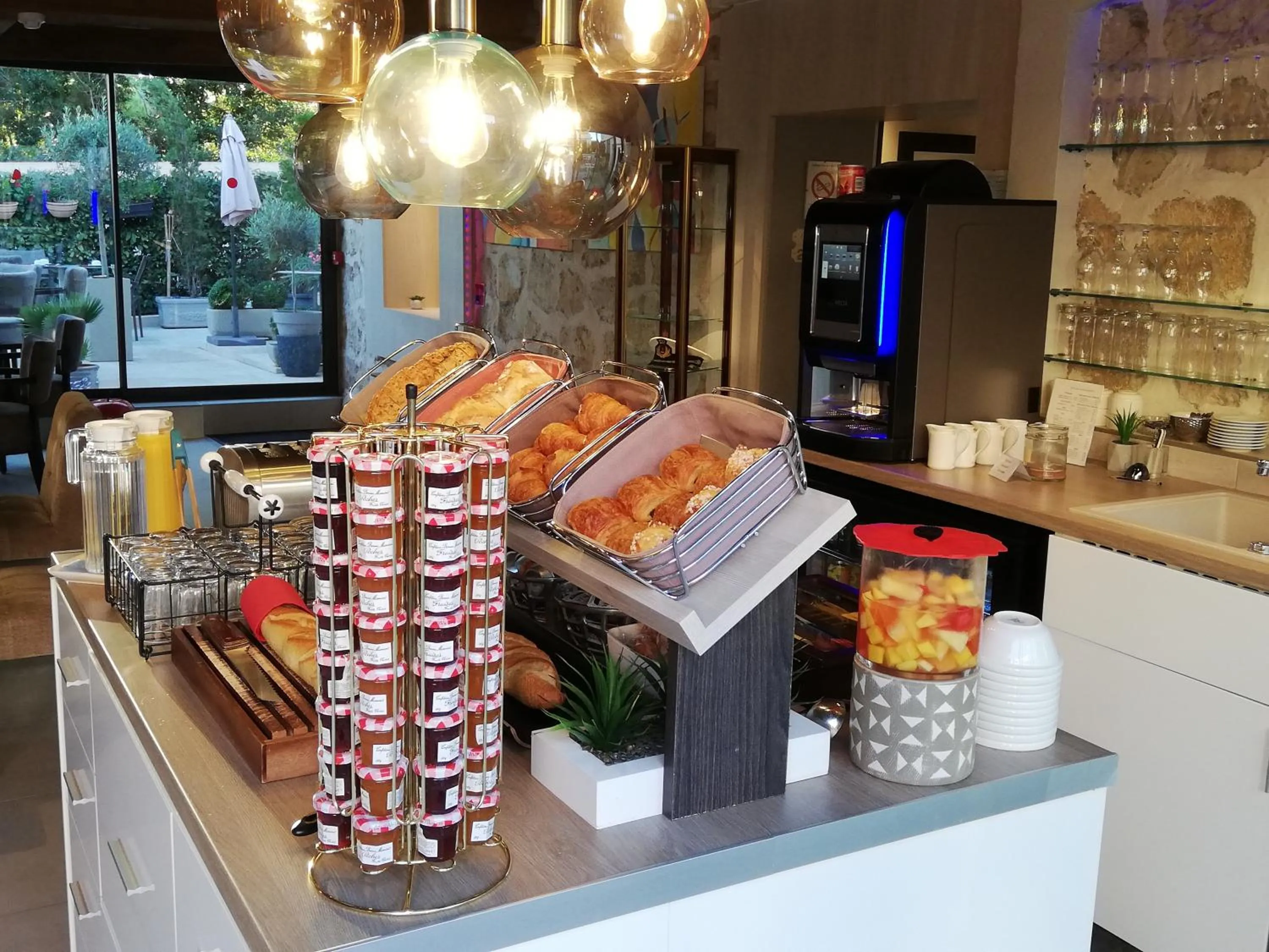 Food and drinks in Hotel Miramar- Cap d'Antibes - La Garoupe plage