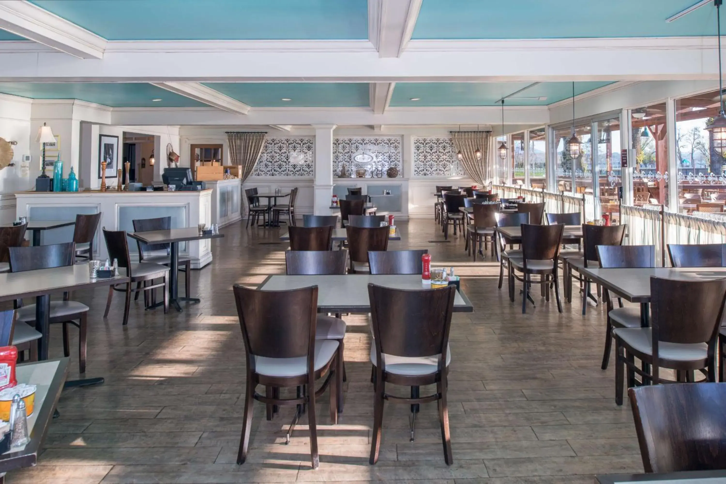 Restaurant/places to eat in Best Western Edgewater Resort Restaurant/places to eat in Best Western Edgewater Resort