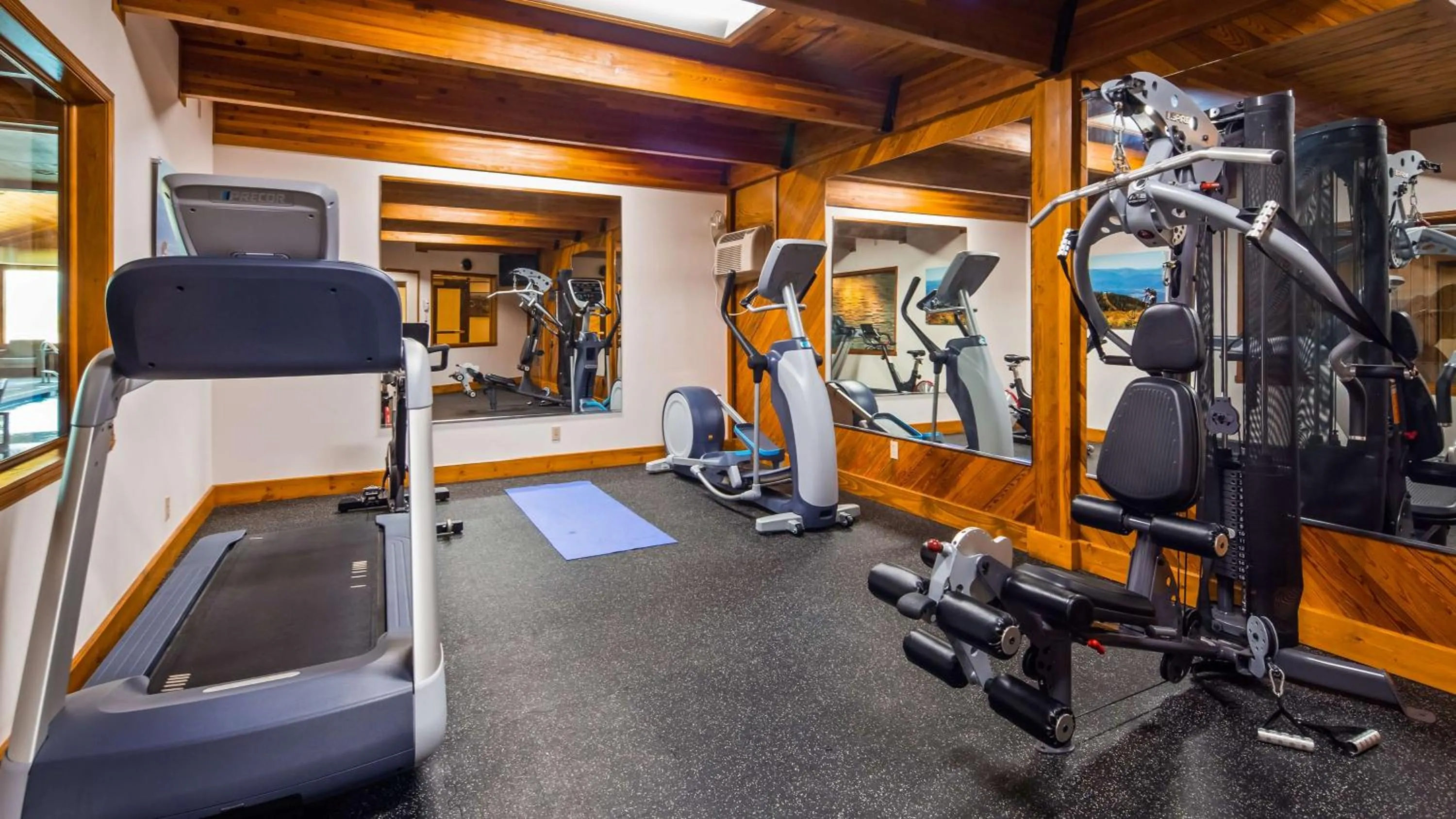 Fitness centre/facilities in Best Western Edgewater Resort