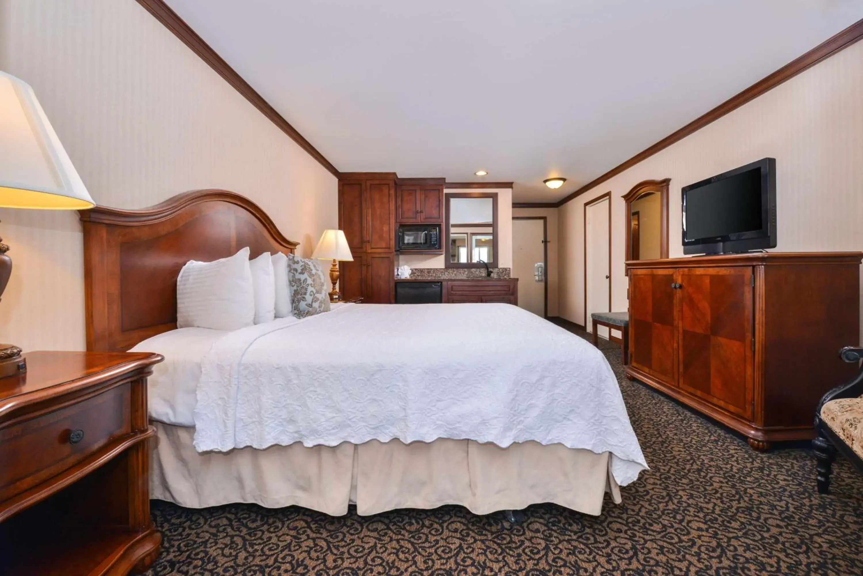 Photo of the whole room in Best Western Edgewater Resort Photo of the whole room in Best Western Edgewater Resort