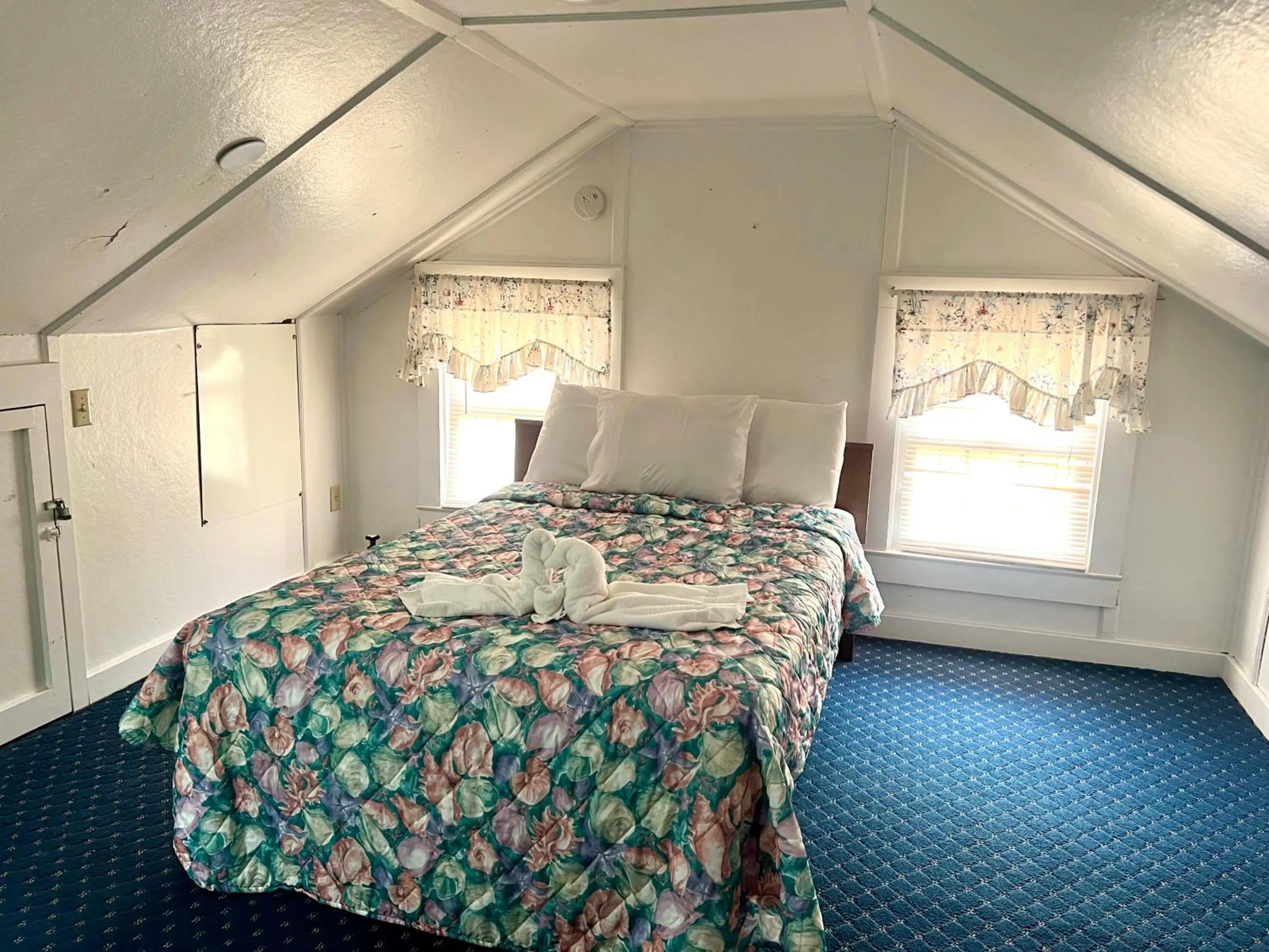 Bedroom in Majestic Hotel & Apartments