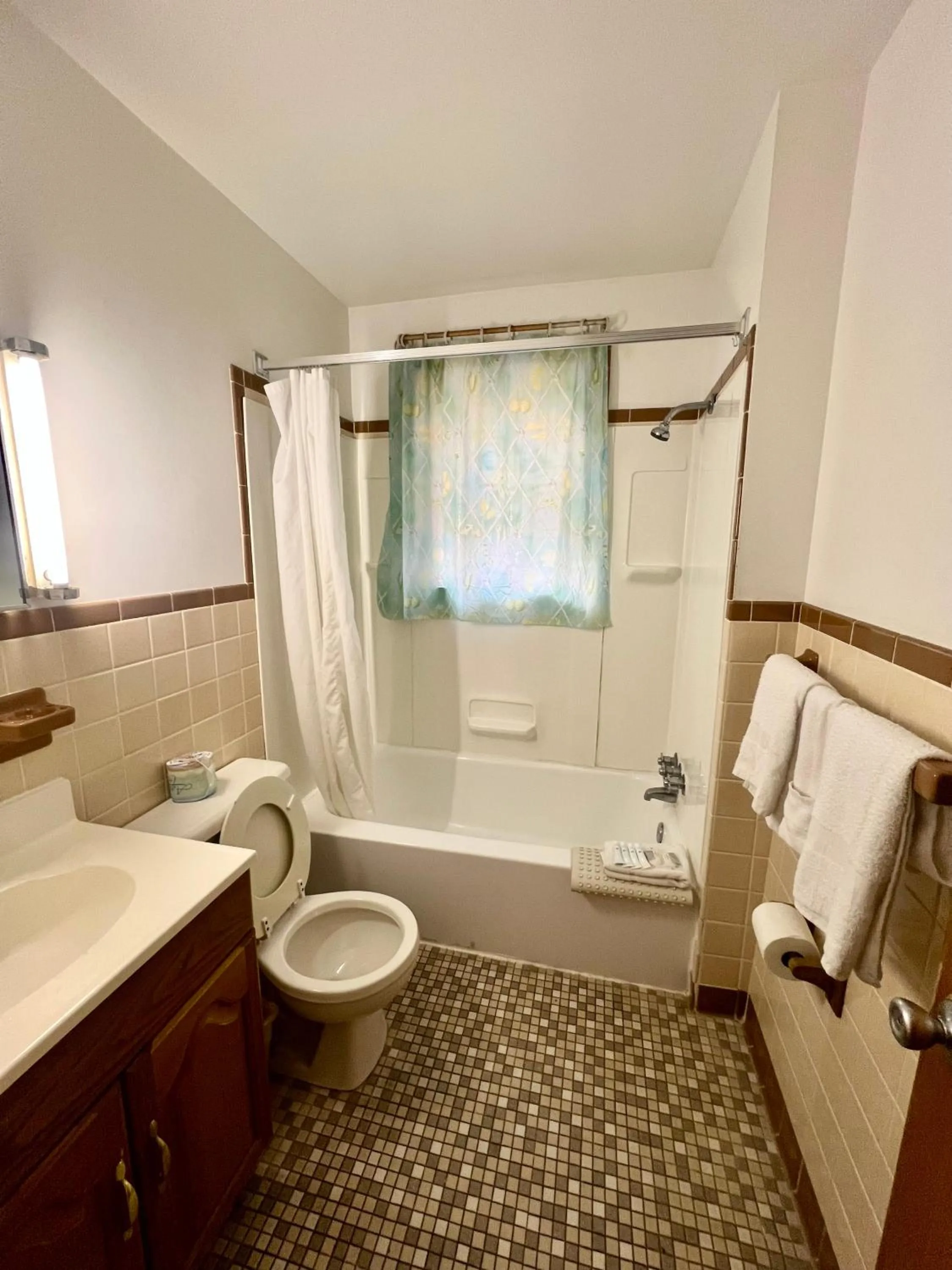 Bathroom in Majestic Hotel & Apartments