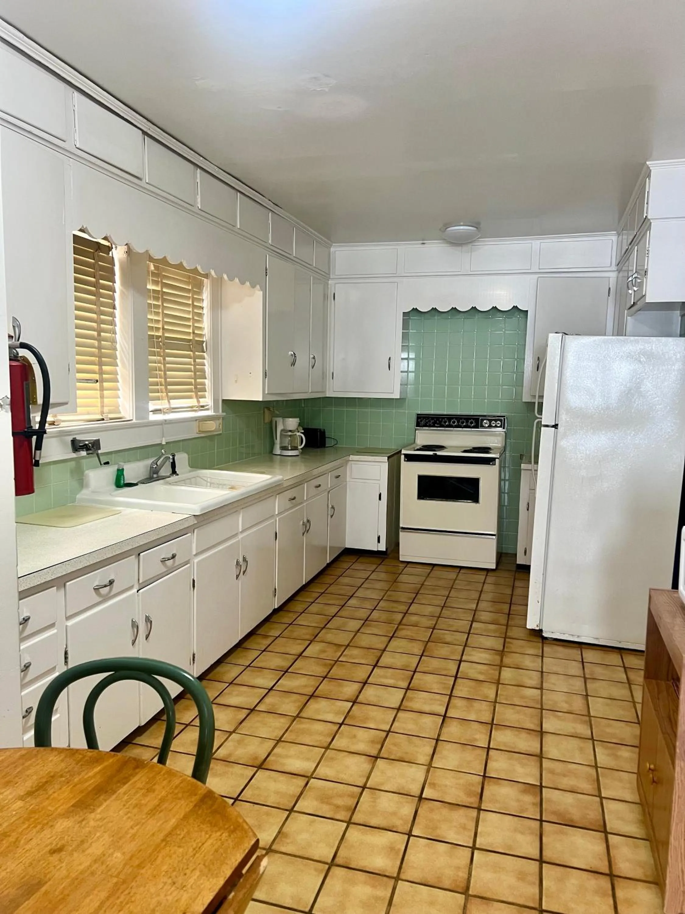 kitchen in Majestic Hotel & Apartments