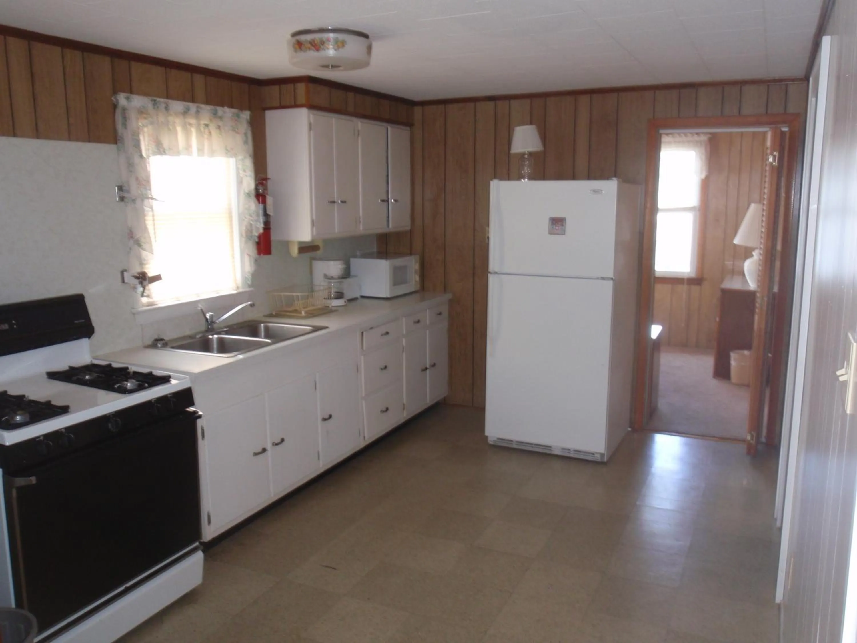 Kitchen or kitchenette in Majestic Hotel & Apartments