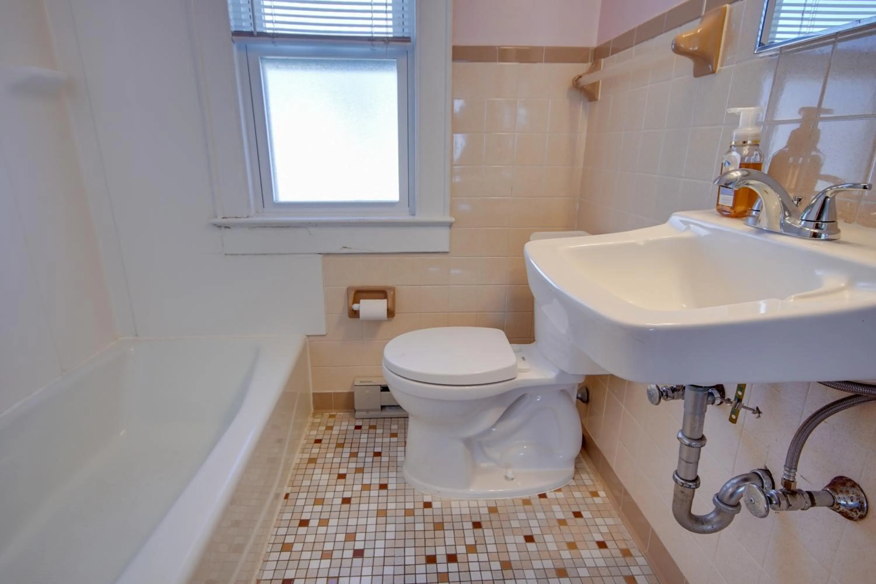 Bathroom in Majestic Hotel & Apartments