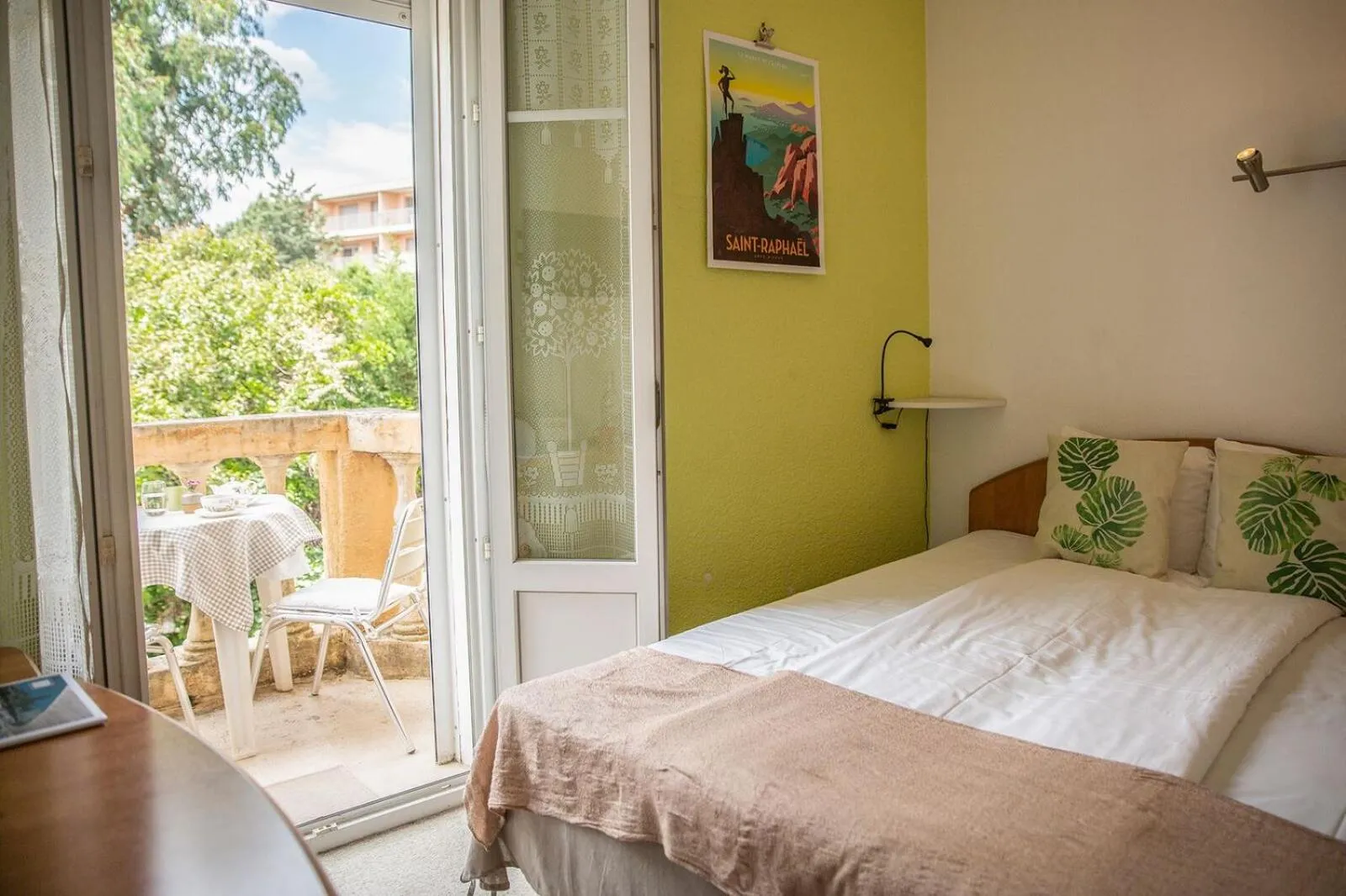 Bed in Hôtel Du Soleil