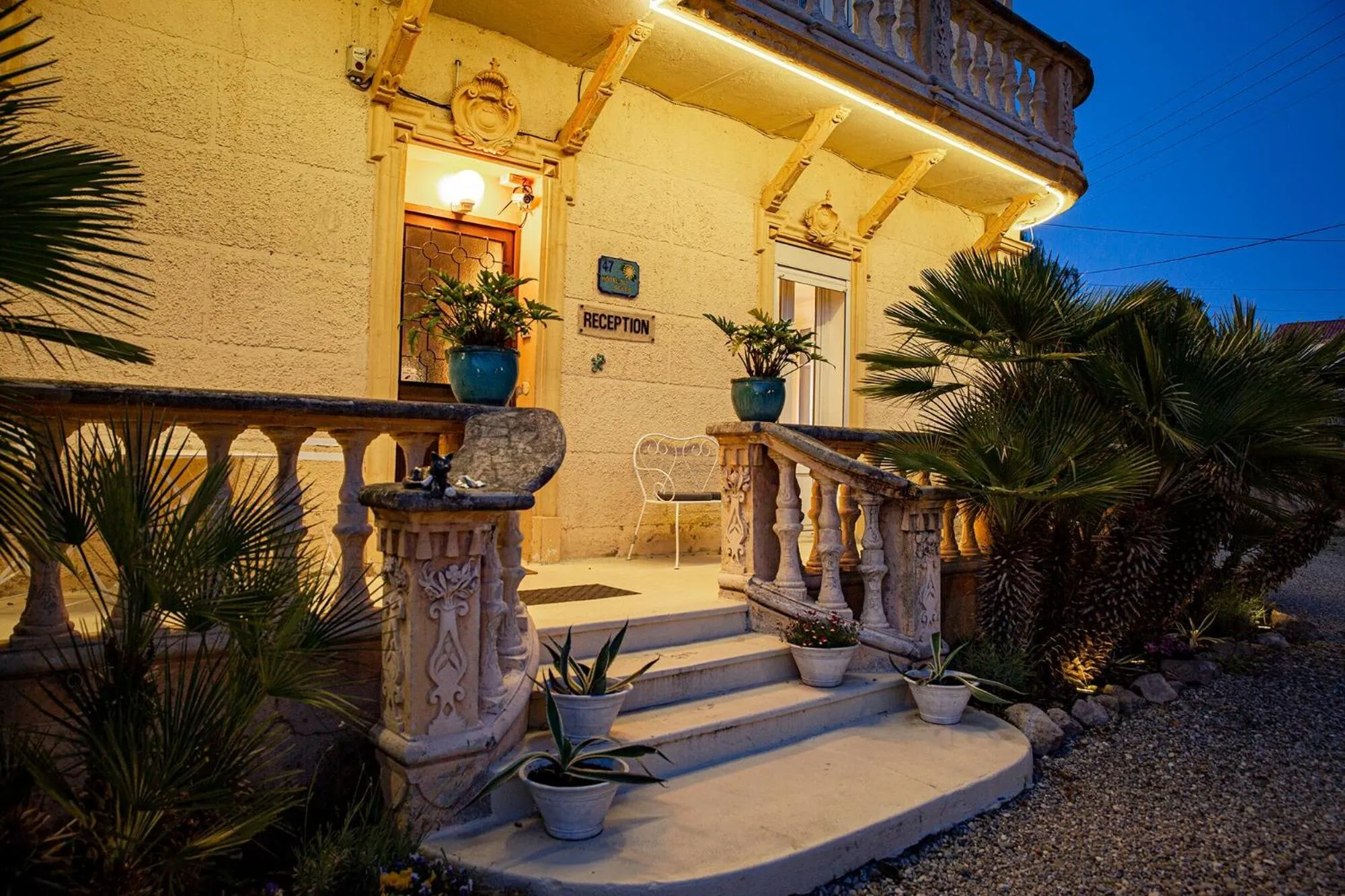 Facade/entrance in Hôtel Du Soleil