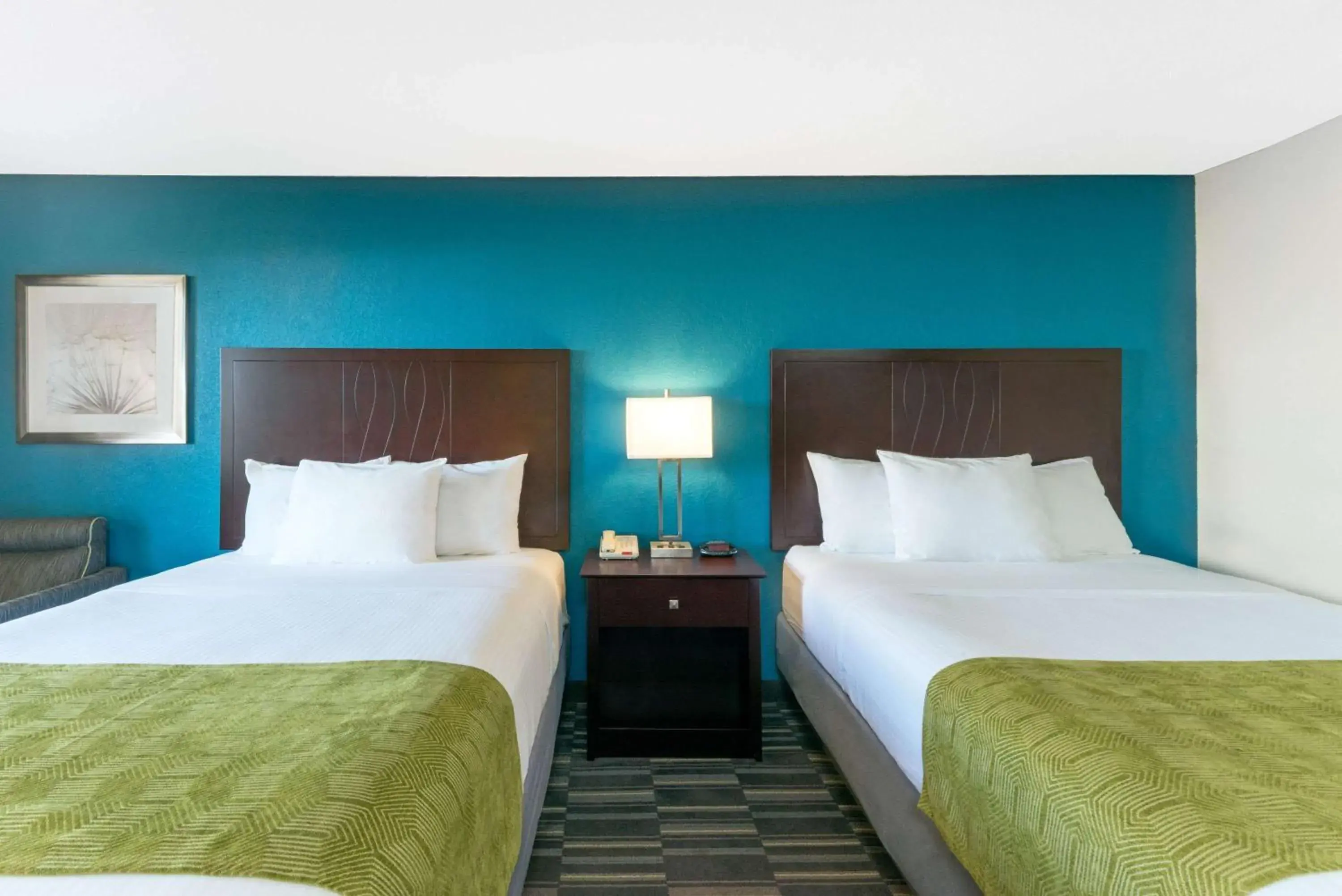 Queen Room with Two Queen Beds - Smoking in Days Inn by Wyndham Snyder Queen Room with Two Queen Beds - Smoking in Days Inn by Wyndham Snyder