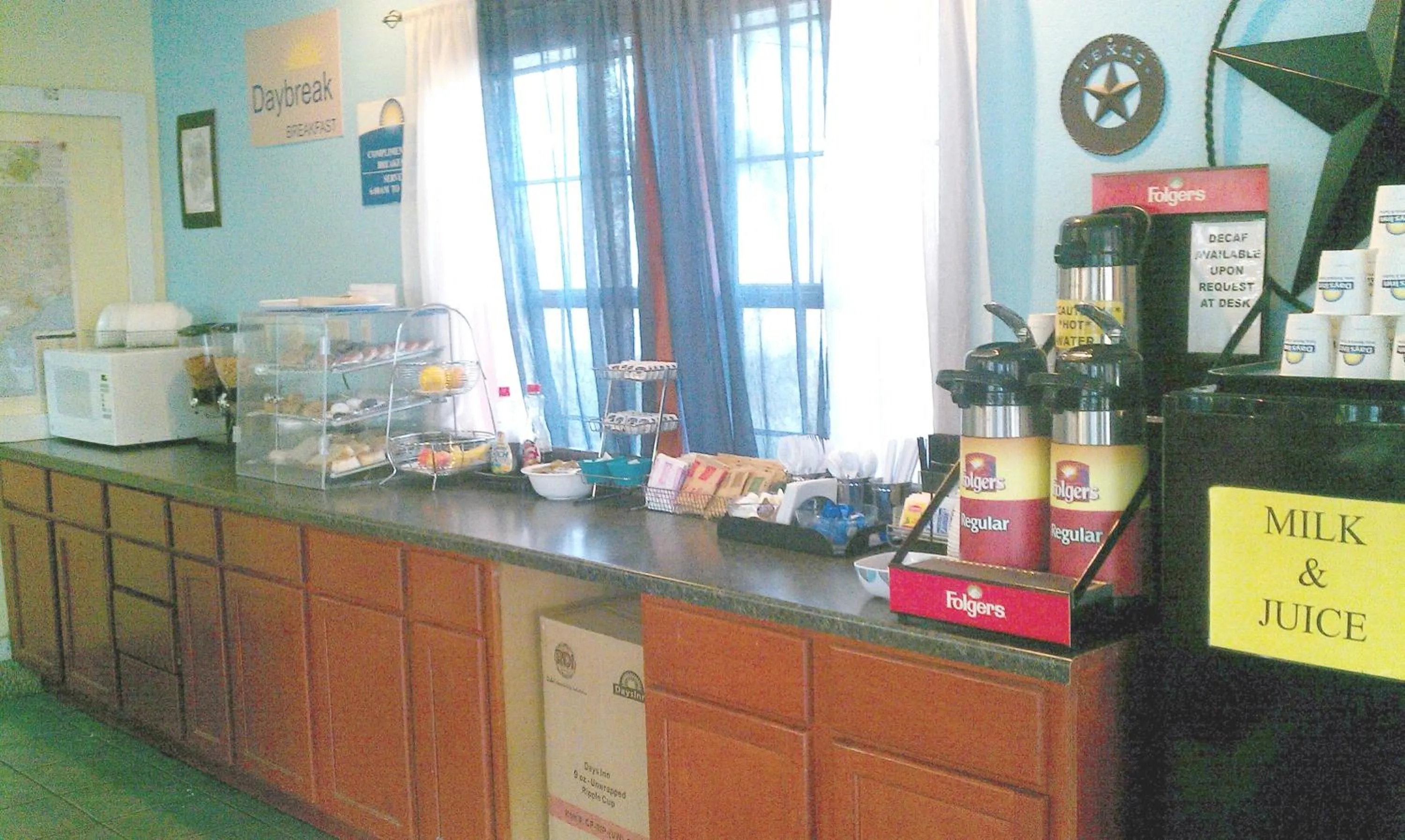 Food in Days Inn by Wyndham Snyder