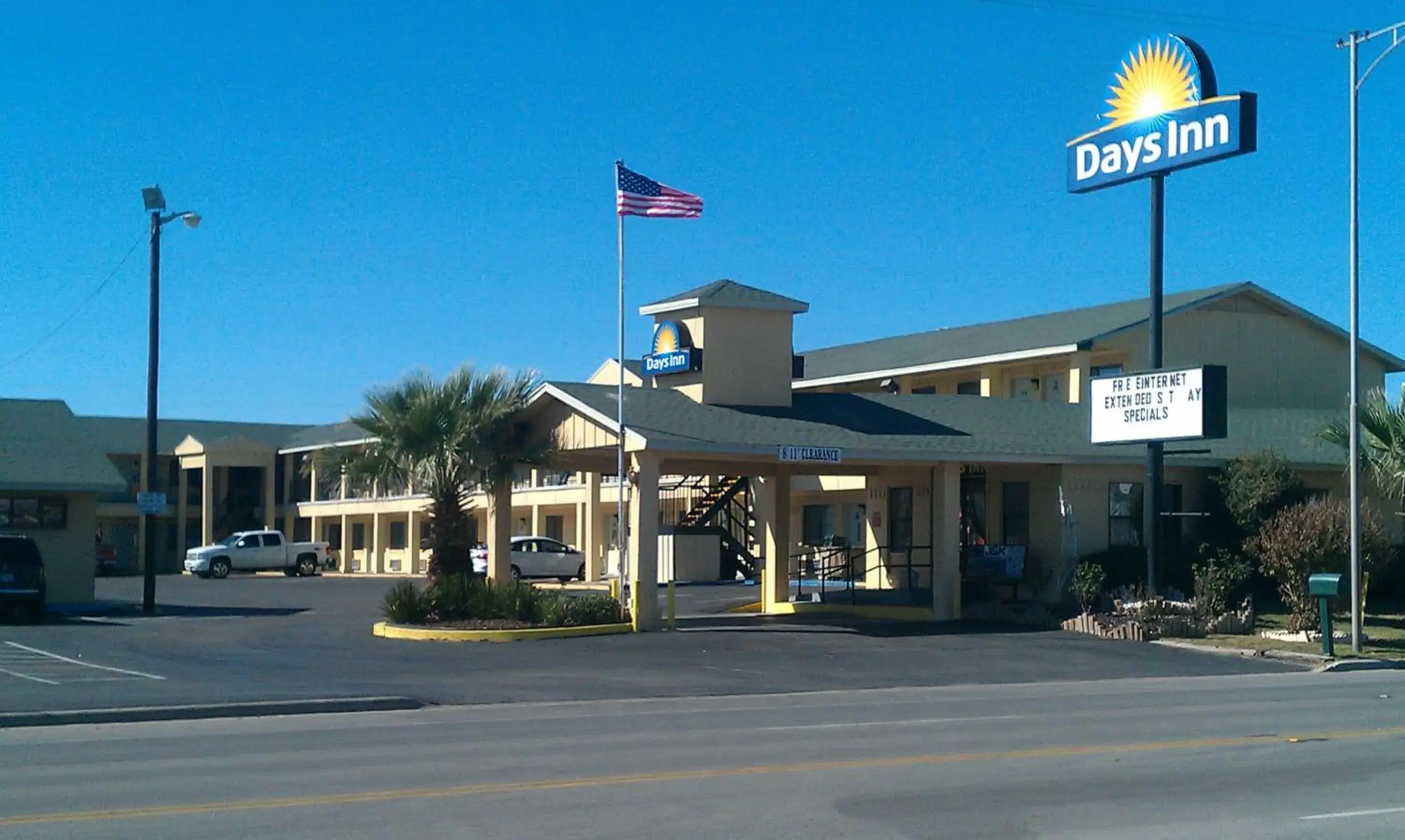 Facade/entrance in Days Inn by Wyndham Snyder Facade/entrance in Days Inn by Wyndham Snyder
