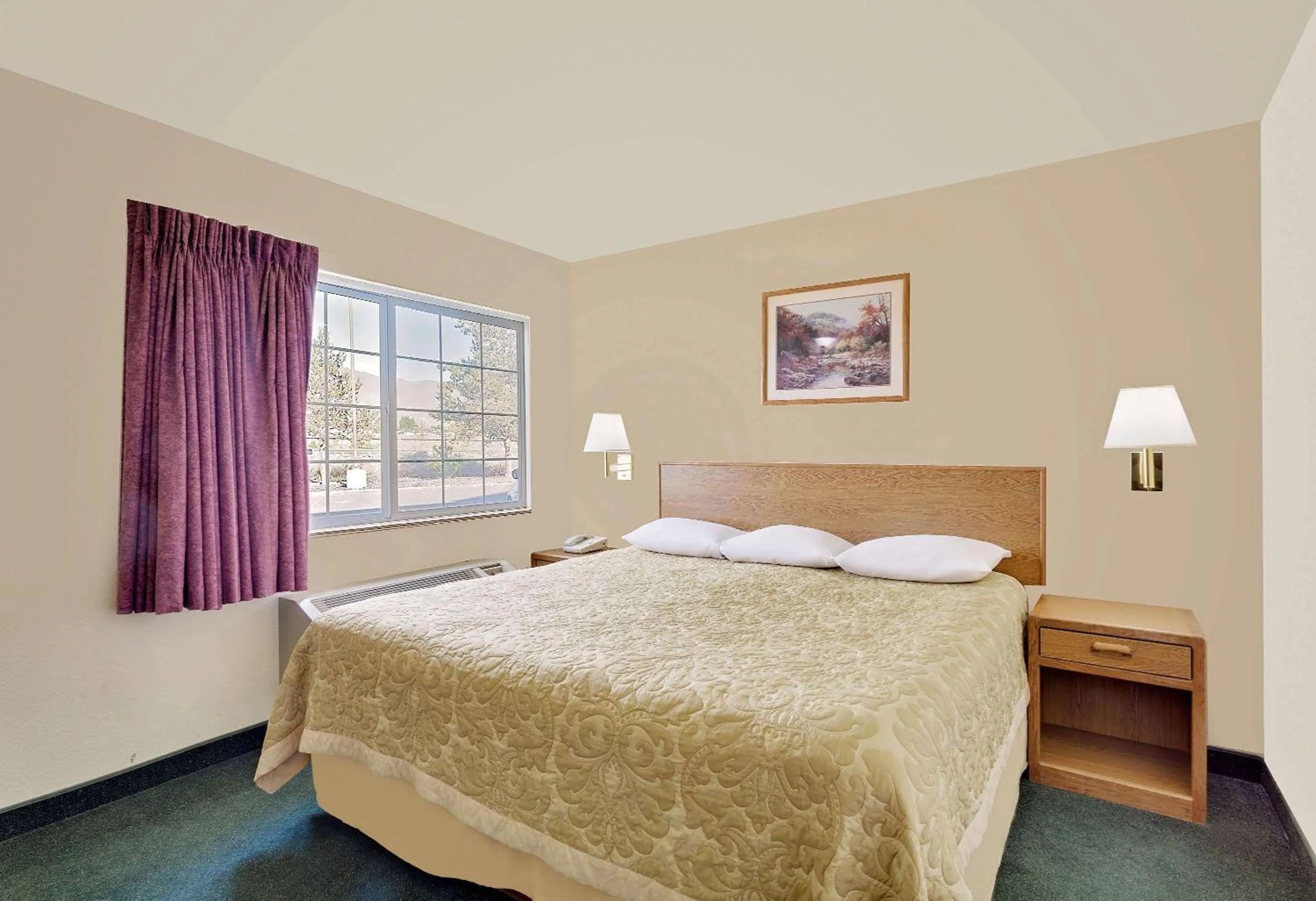 Photo of the whole room, Bed in Super 8 by Wyndham Battle Mountain