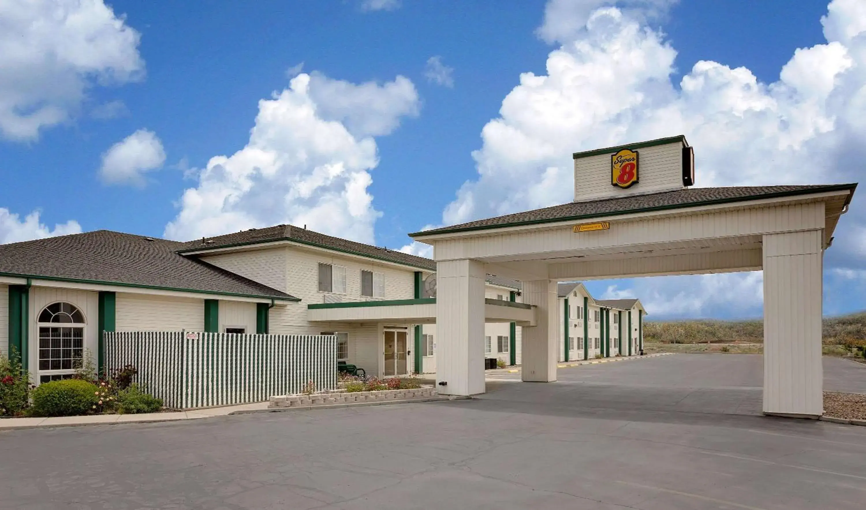 Property building in Super 8 by Wyndham Battle Mountain Property building in Super 8 by Wyndham Battle Mountain