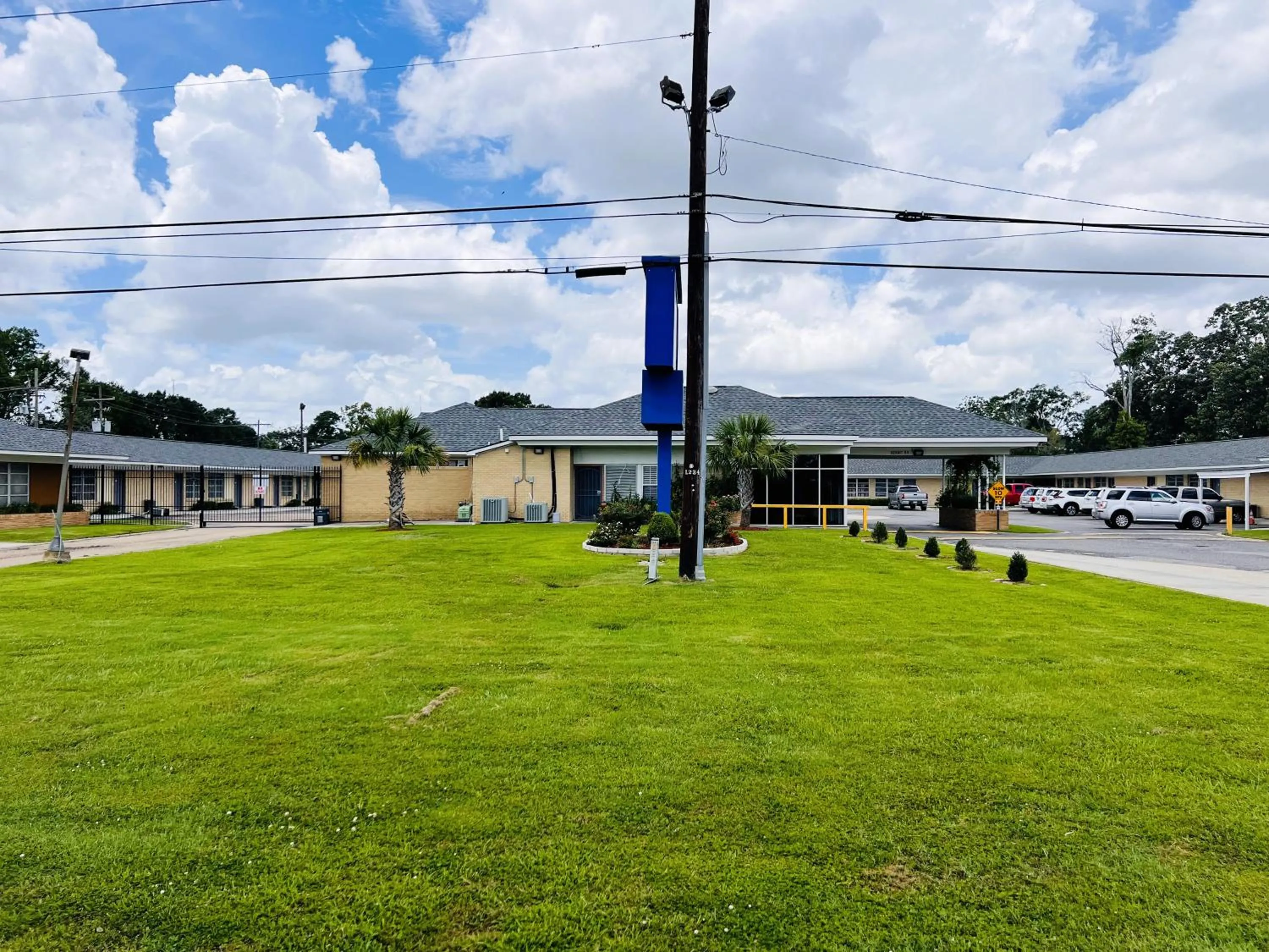 Property building in The Shades Motel