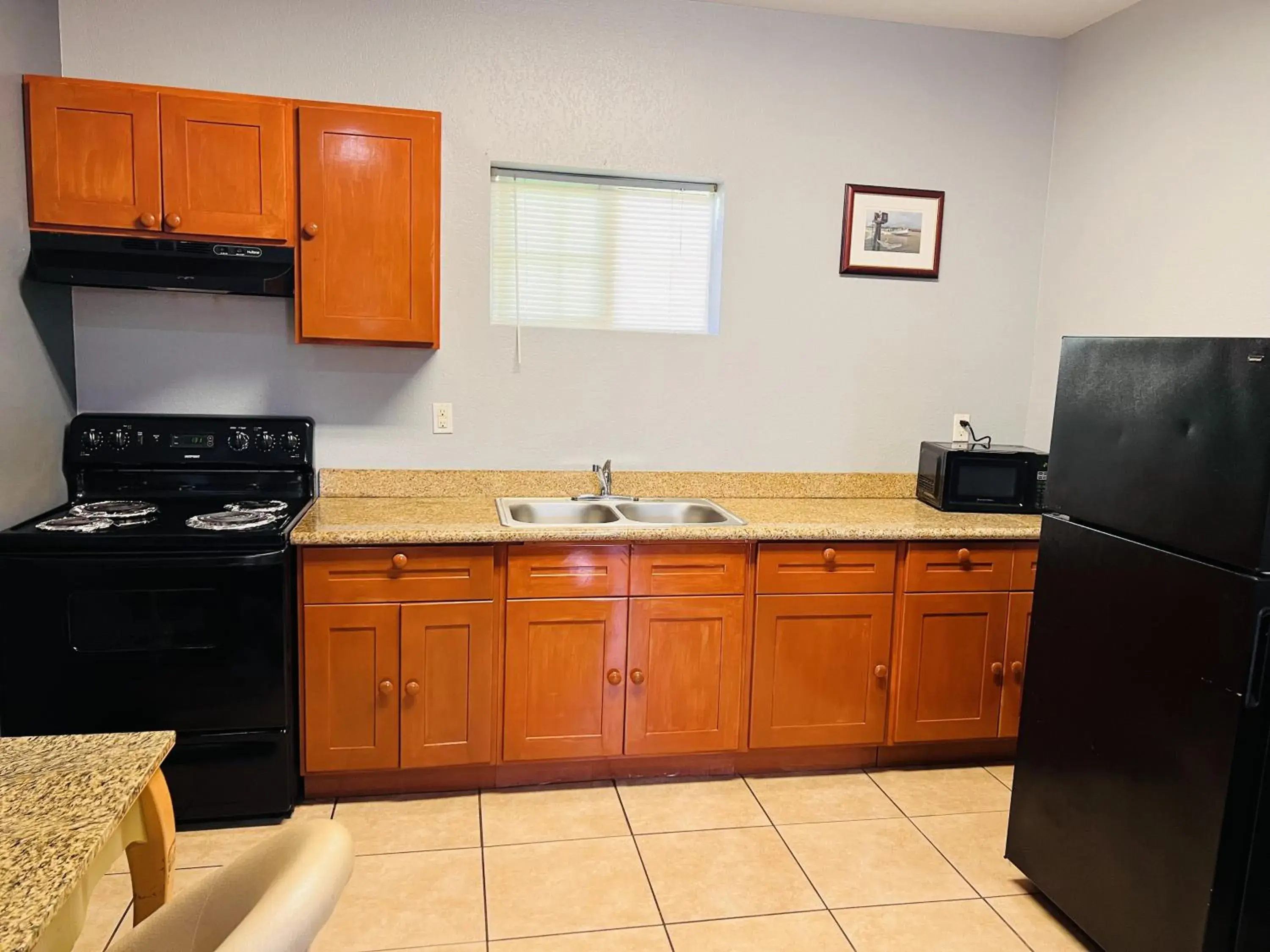 Double Room with Two Double Beds with Kitchenette in The Shades Motel Double Room with Two Double Beds with Kitchenette in The Shades Motel