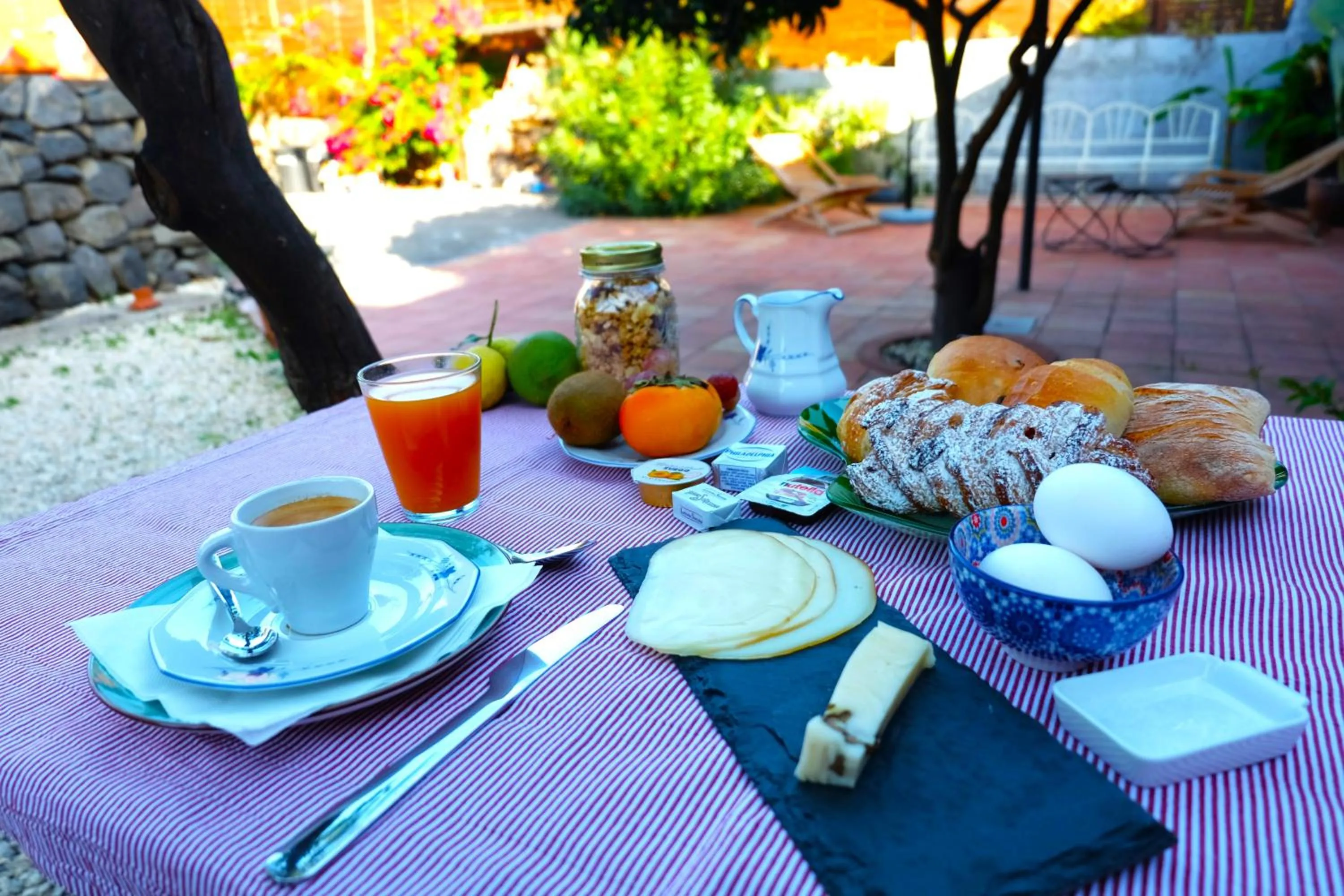 Continental breakfast in B&B CasaNera