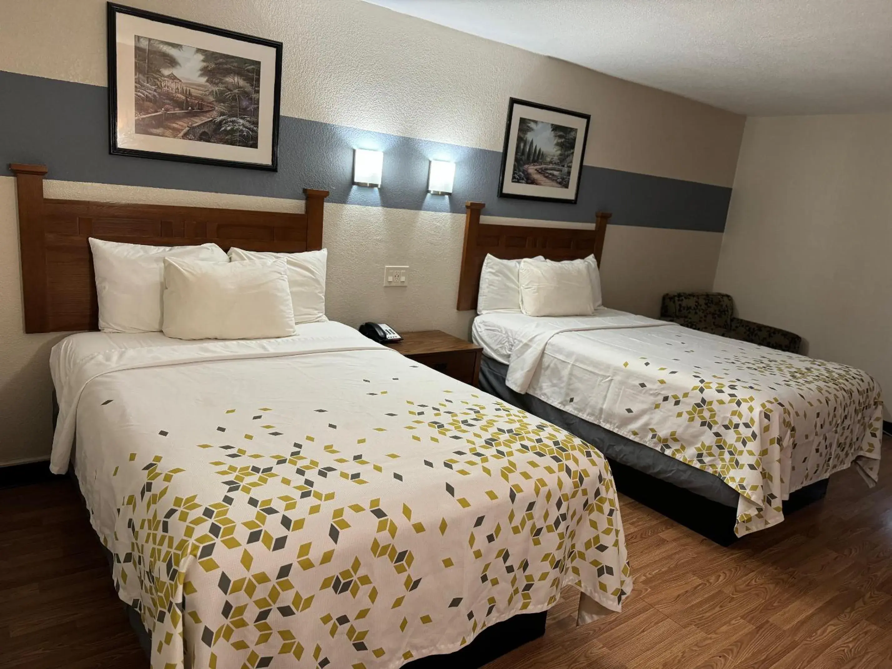 Bed in Americas Best Value Inn Marshall Bed in Americas Best Value Inn Marshall